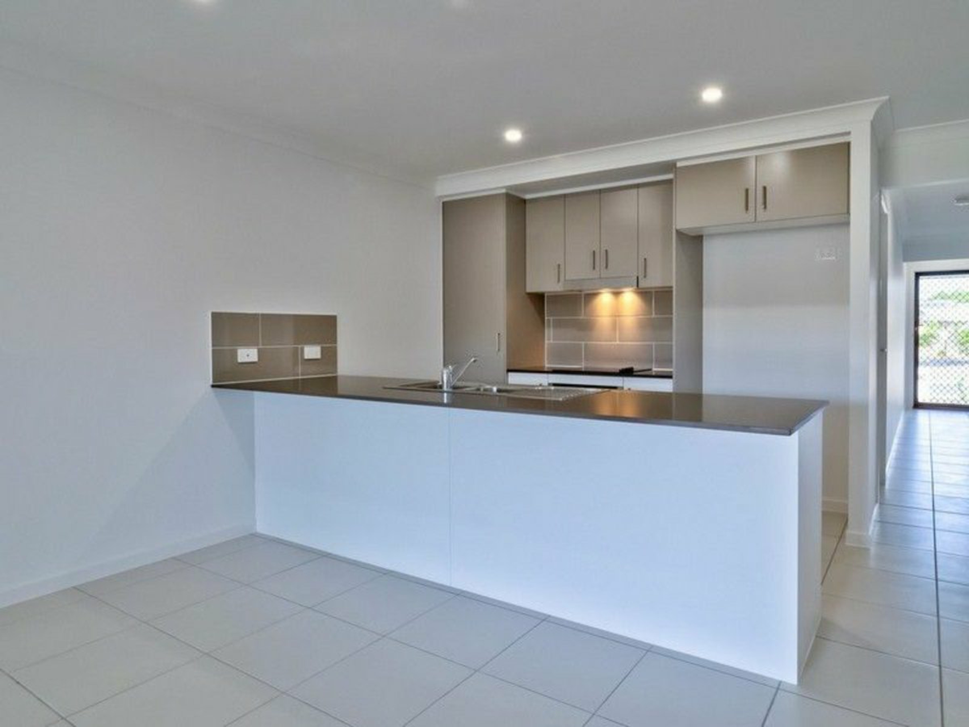 1//10 Bentwood Street — photo 13 of 20