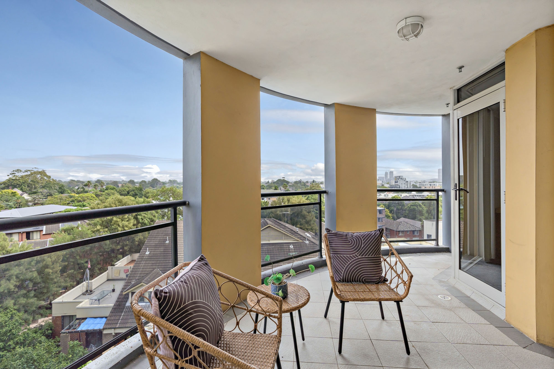 102/5-7 Beresford Road, STRATHFIELD