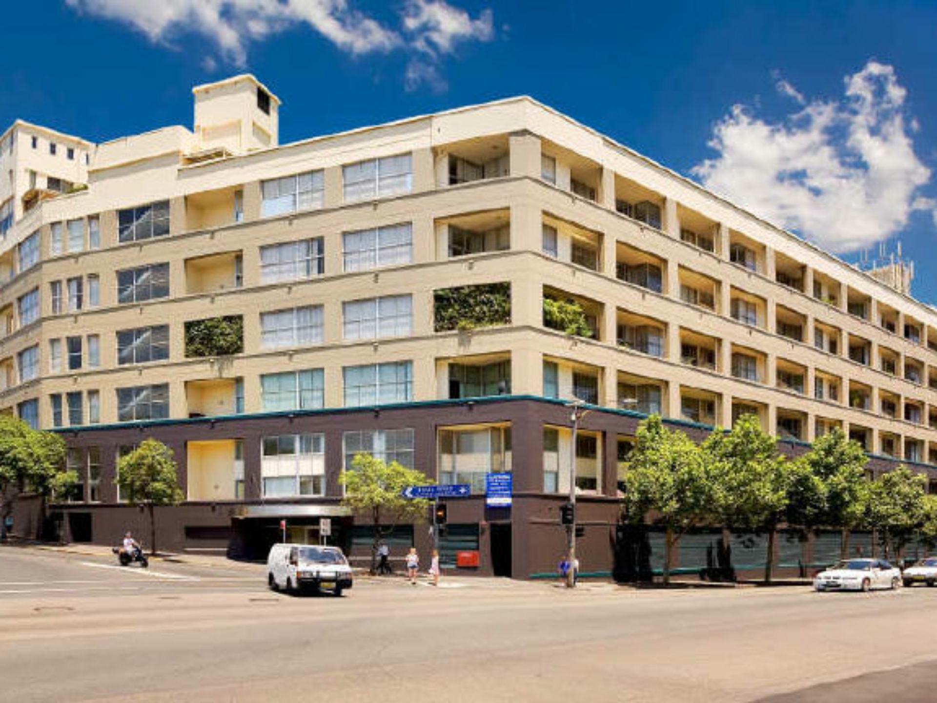 211/1 Missenden Road, CAMPERDOWN