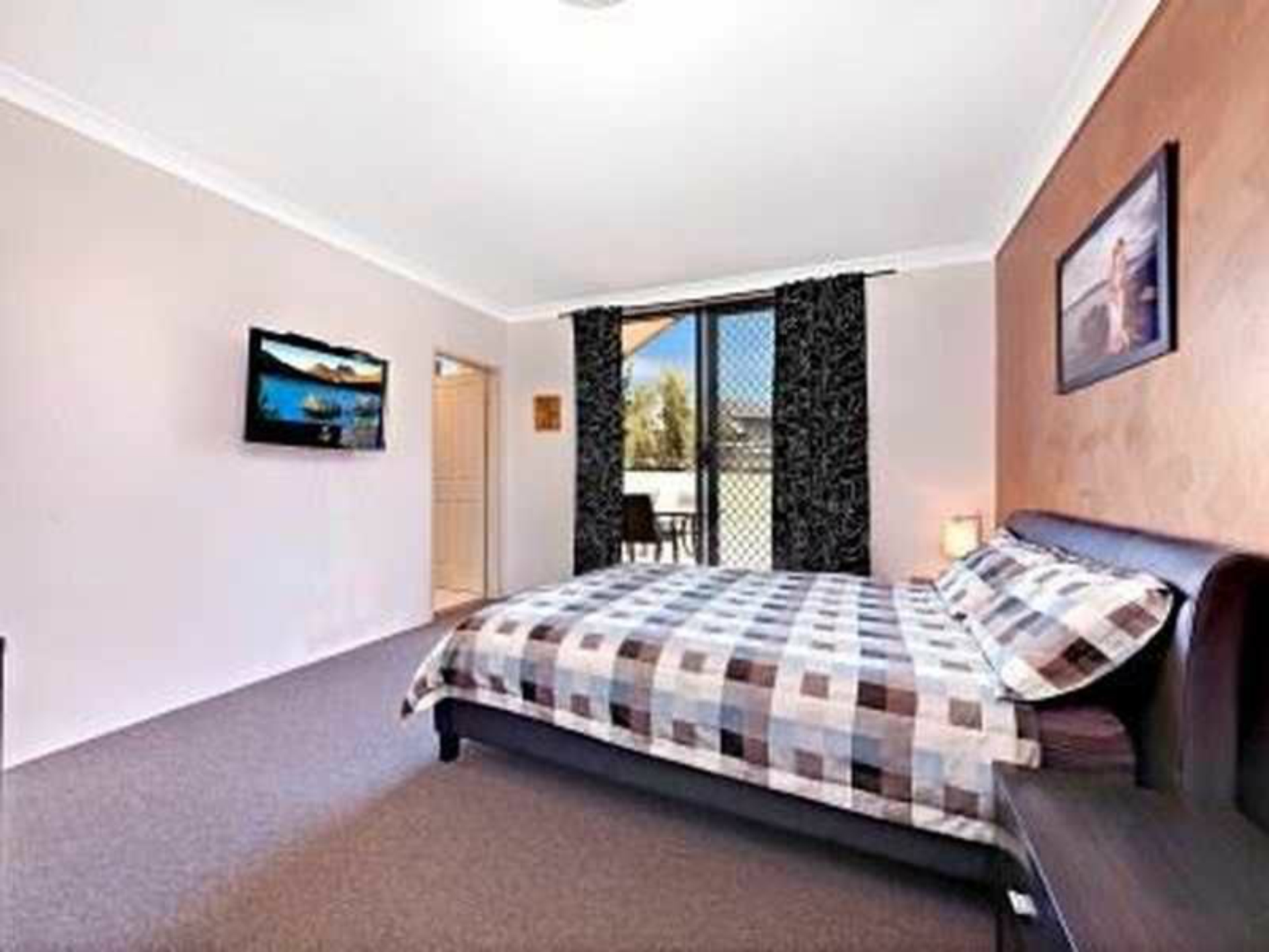 61/1-4 The Crescent, STRATHFIELD