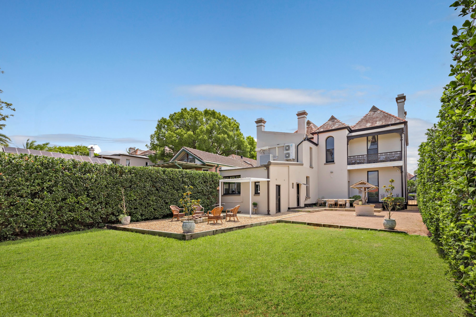 10 Clifton Avenue, BURWOOD