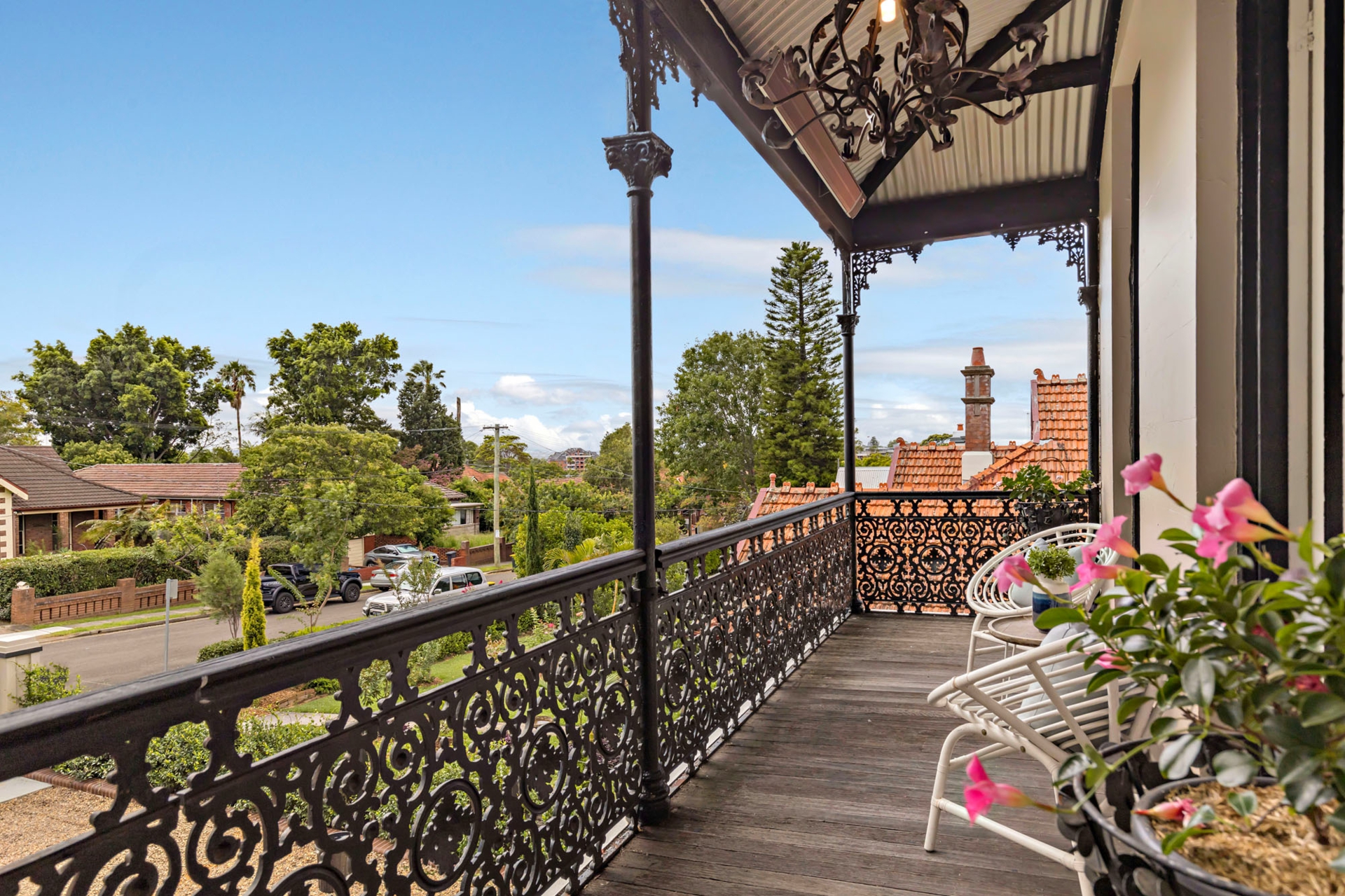 10 Clifton Avenue, BURWOOD