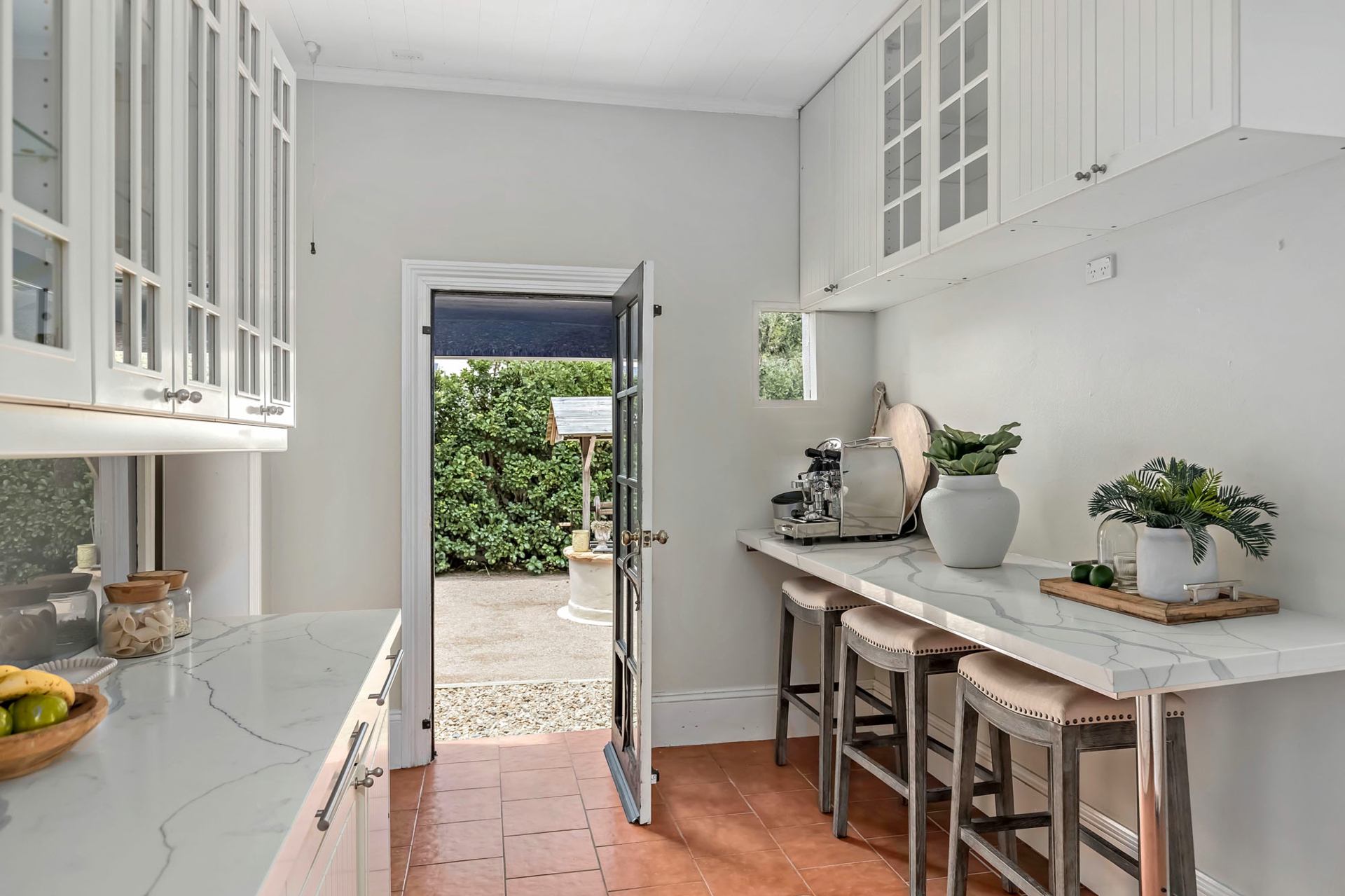 10 Clifton Avenue, BURWOOD