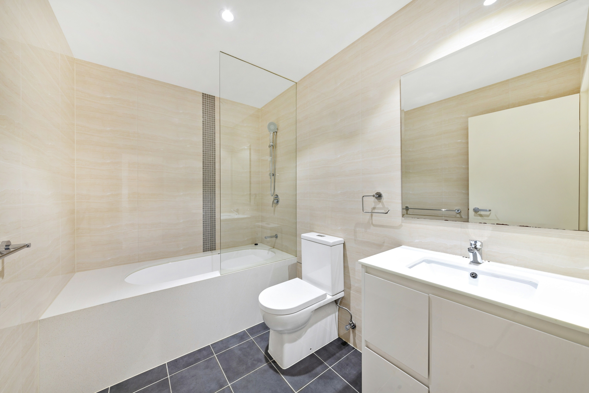125/4 Nipper Street, HOMEBUSH
