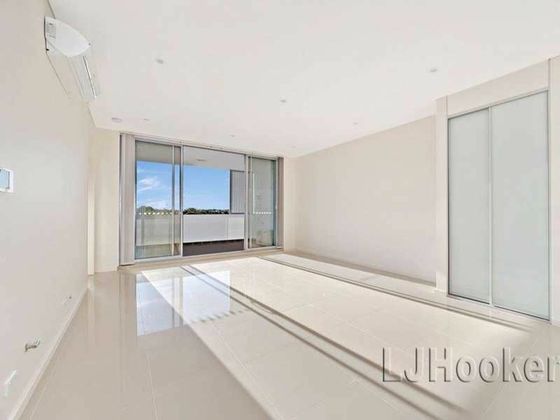 28/17-19 Burlington Road, HOMEBUSH