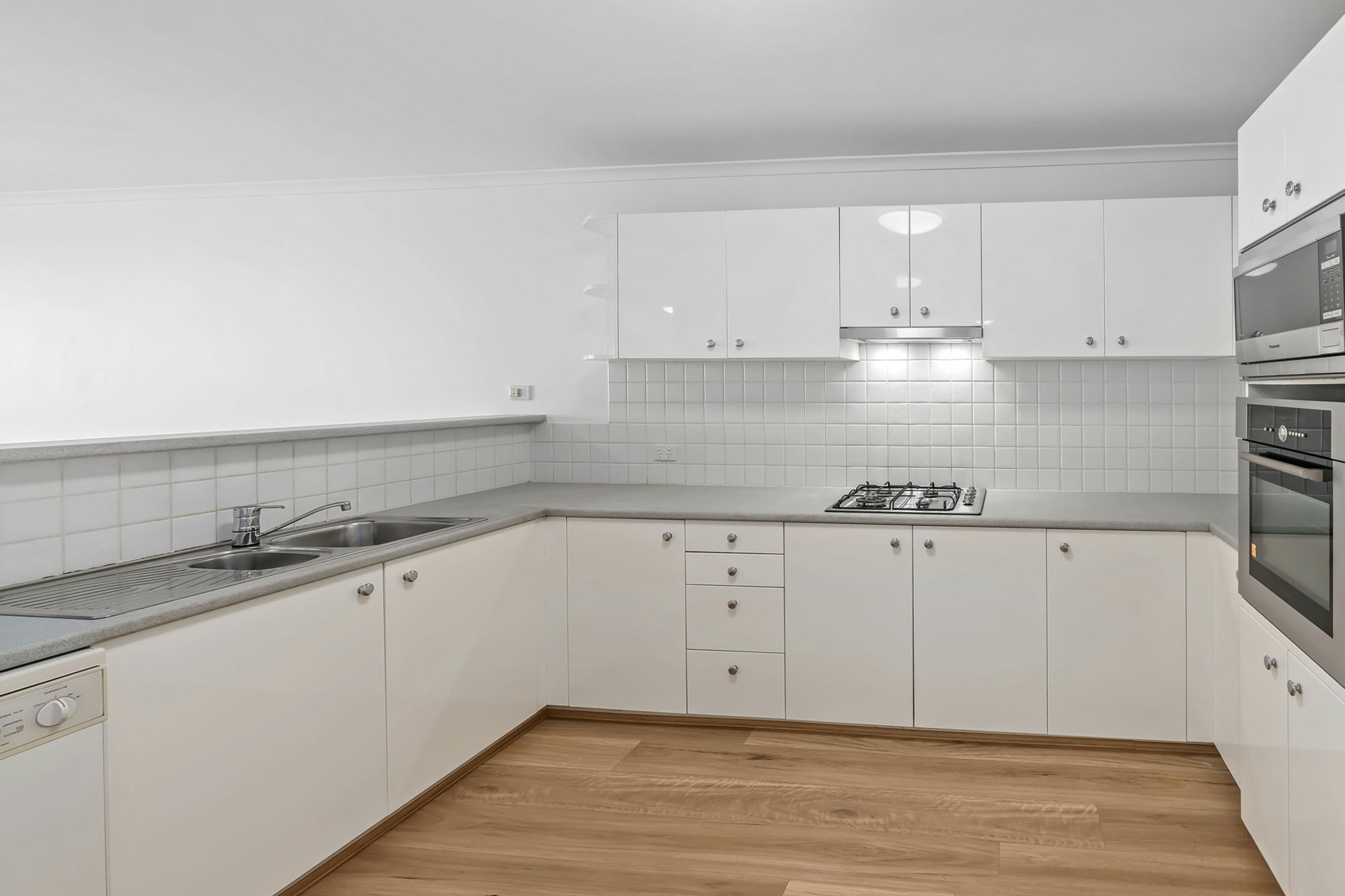 1007/3-7 Albert Road, STRATHFIELD