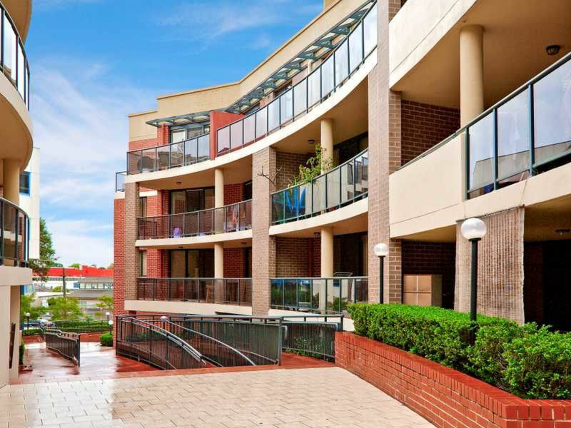 49/1-4 The Crescent, STRATHFIELD