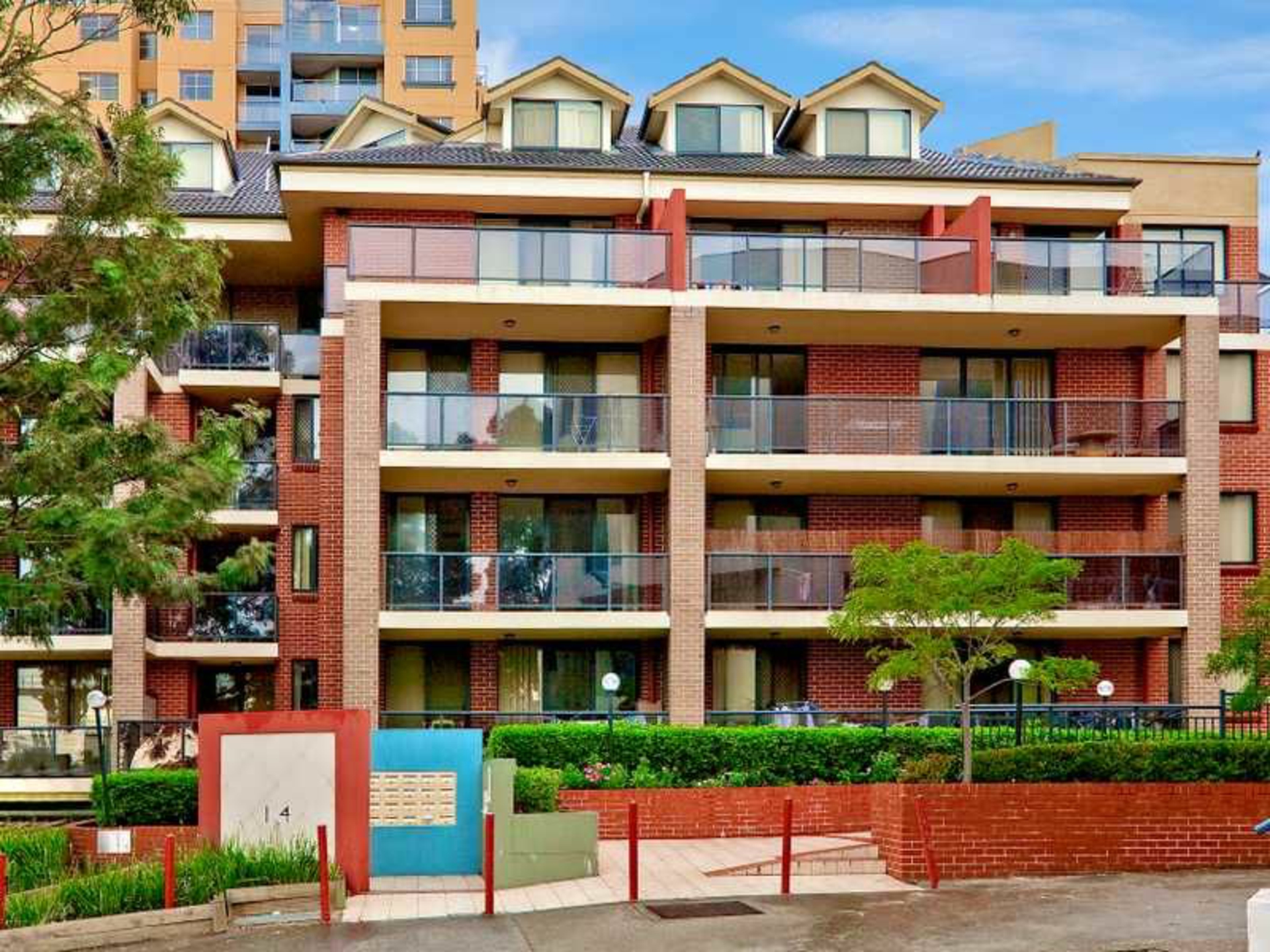 49/1-4 The Crescent, STRATHFIELD