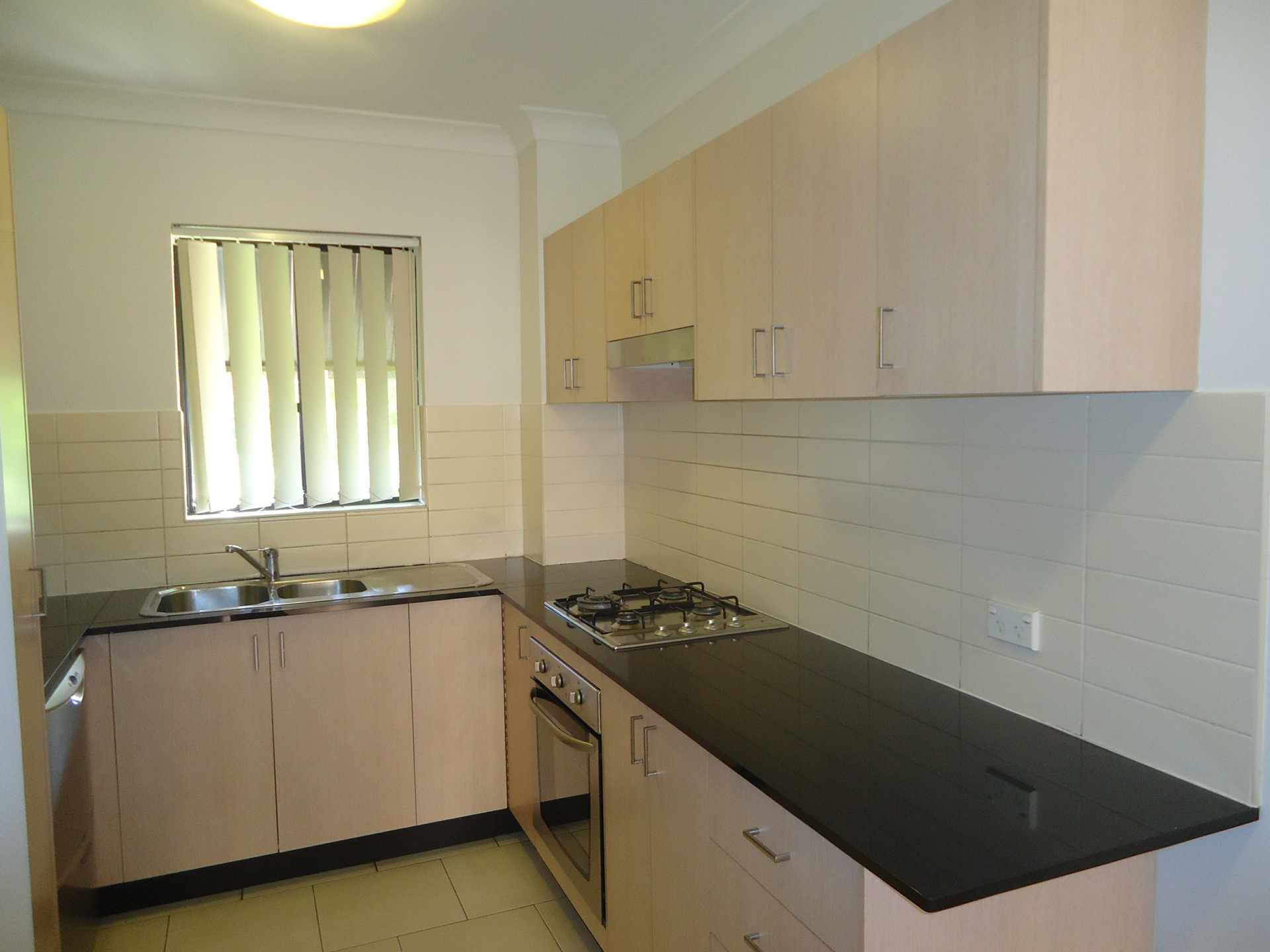 8/19-27 Eastbourne Road, HOMEBUSH WEST