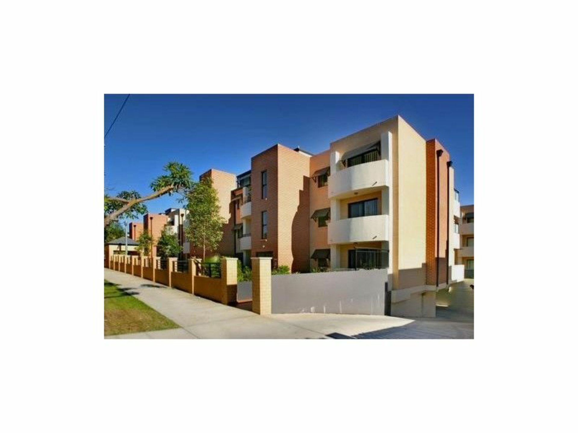 8/19-27 Eastbourne Road, HOMEBUSH WEST