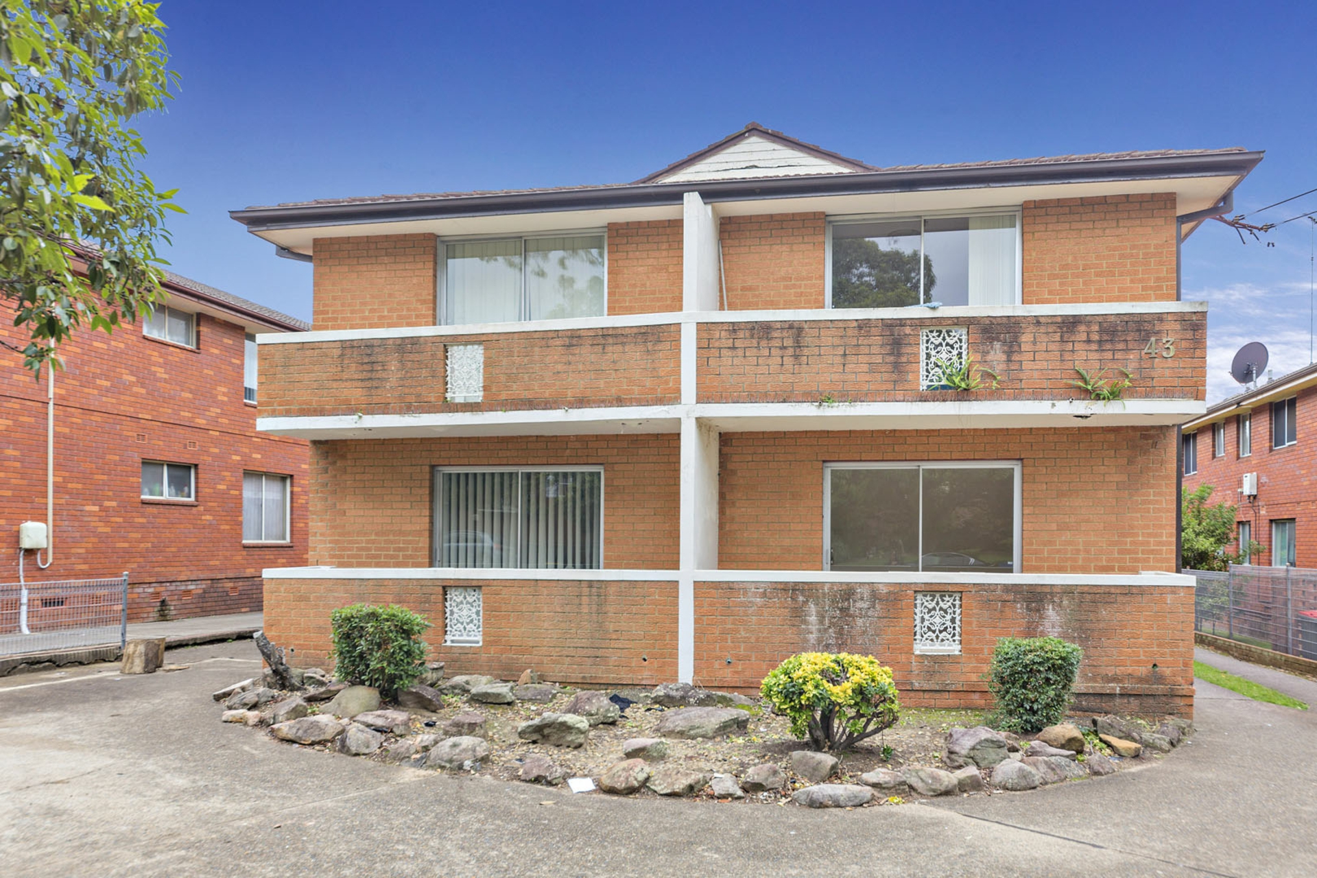 8/43 Burlington Road, HOMEBUSH