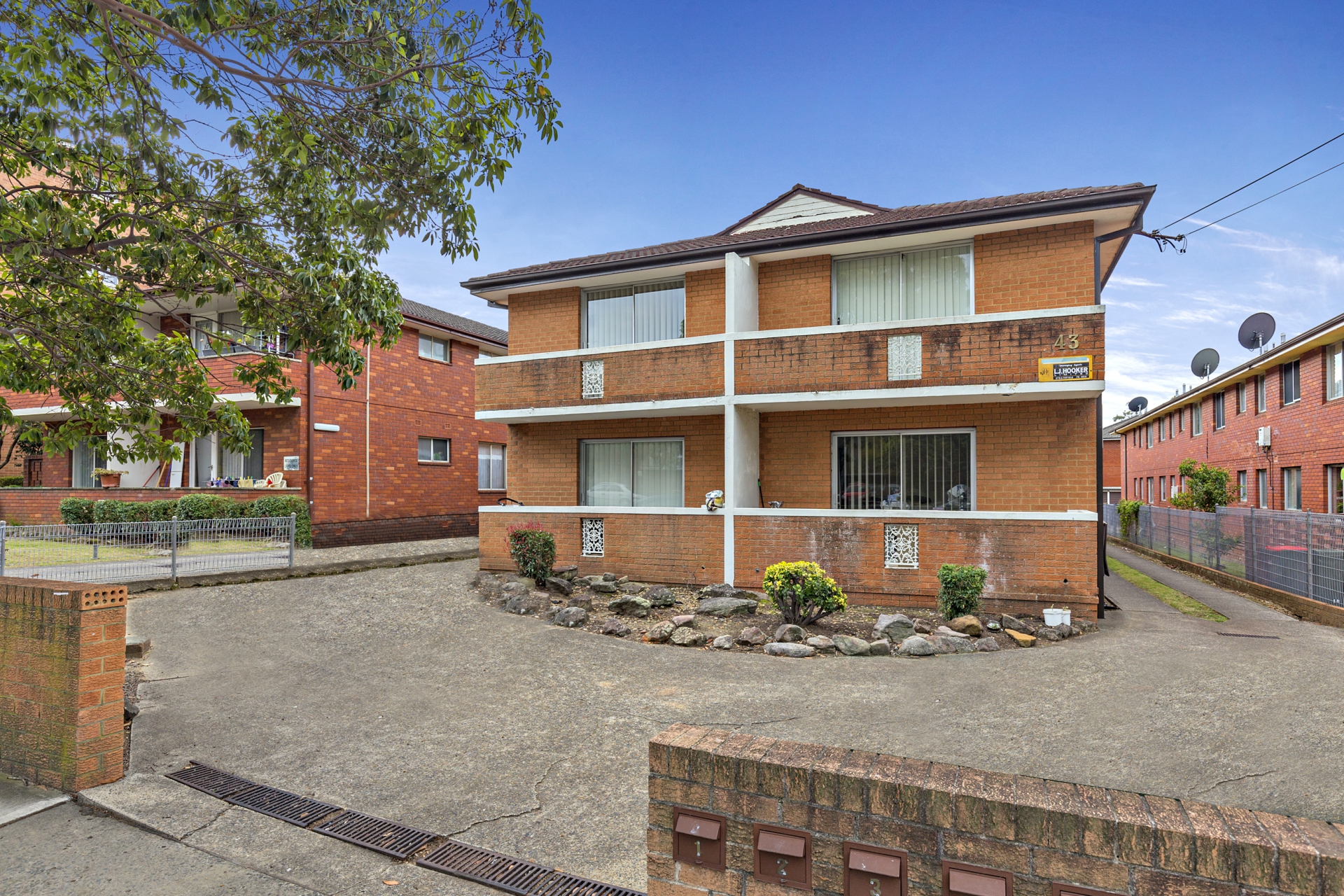 8/43 Burlington Road, HOMEBUSH