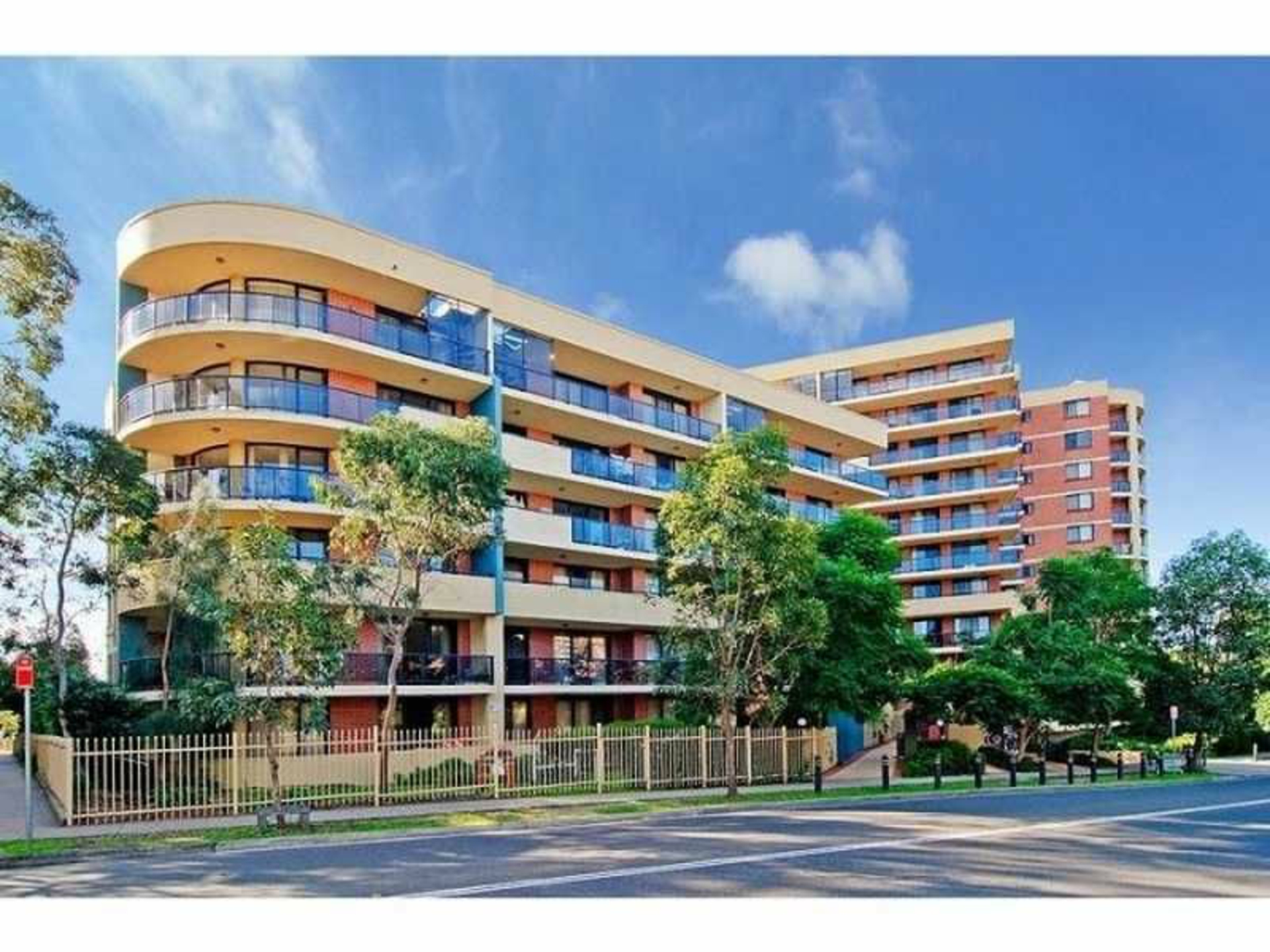 40/1-3 Beresford Road, STRATHFIELD