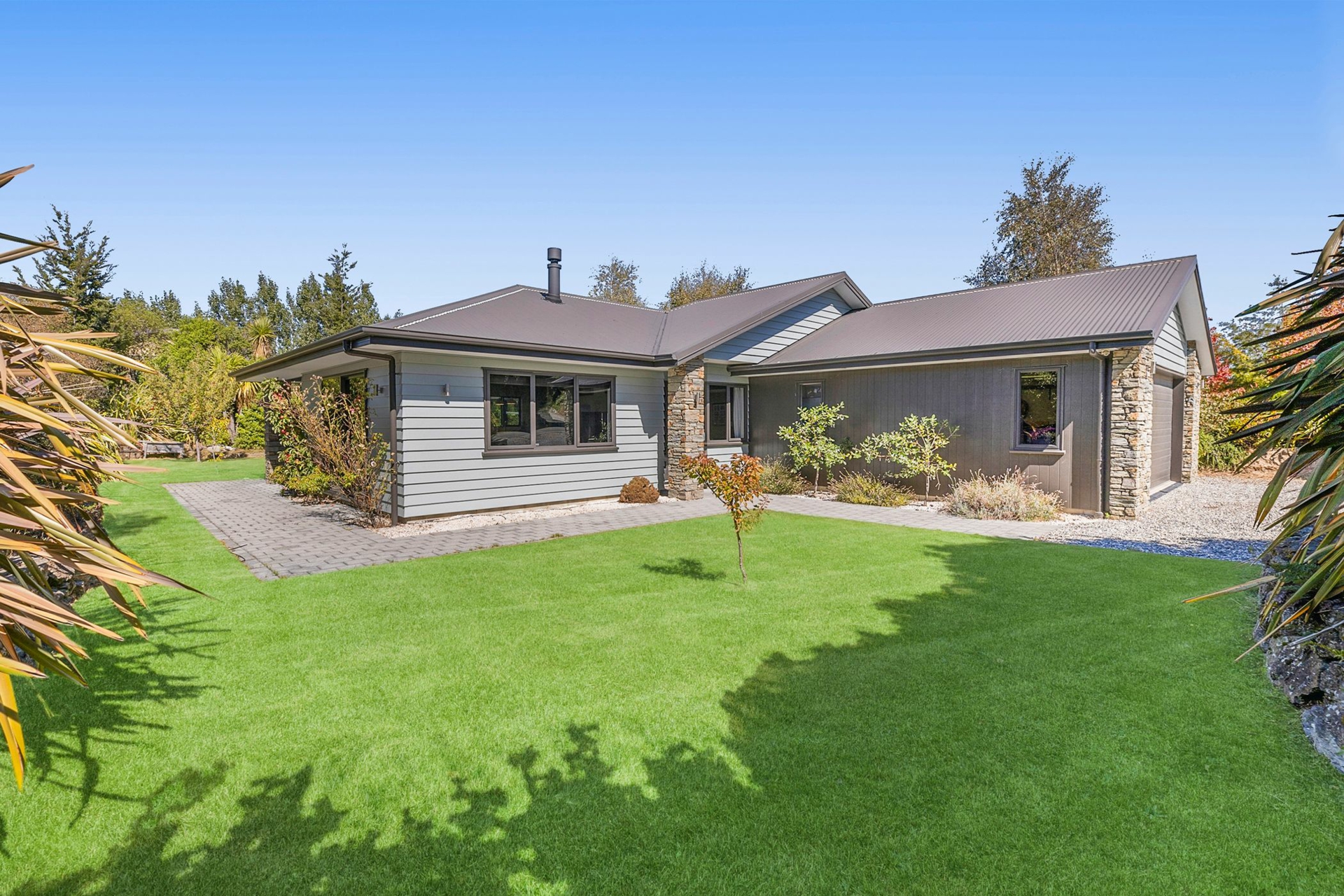 82 Nichol Street Lake Hawea Central Otago / Lakes District House for