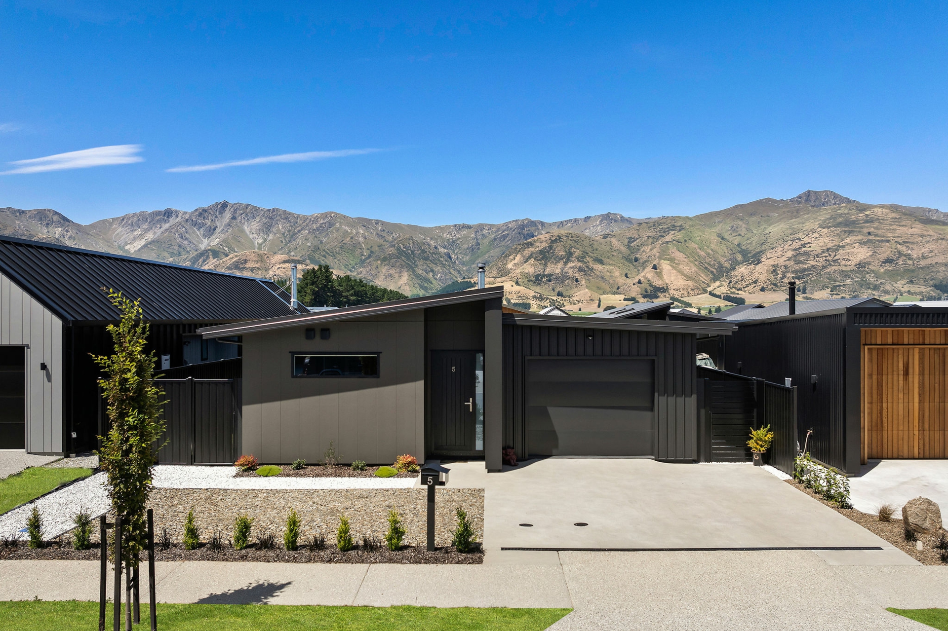 5 Dunn Street, LAKE HAWEA