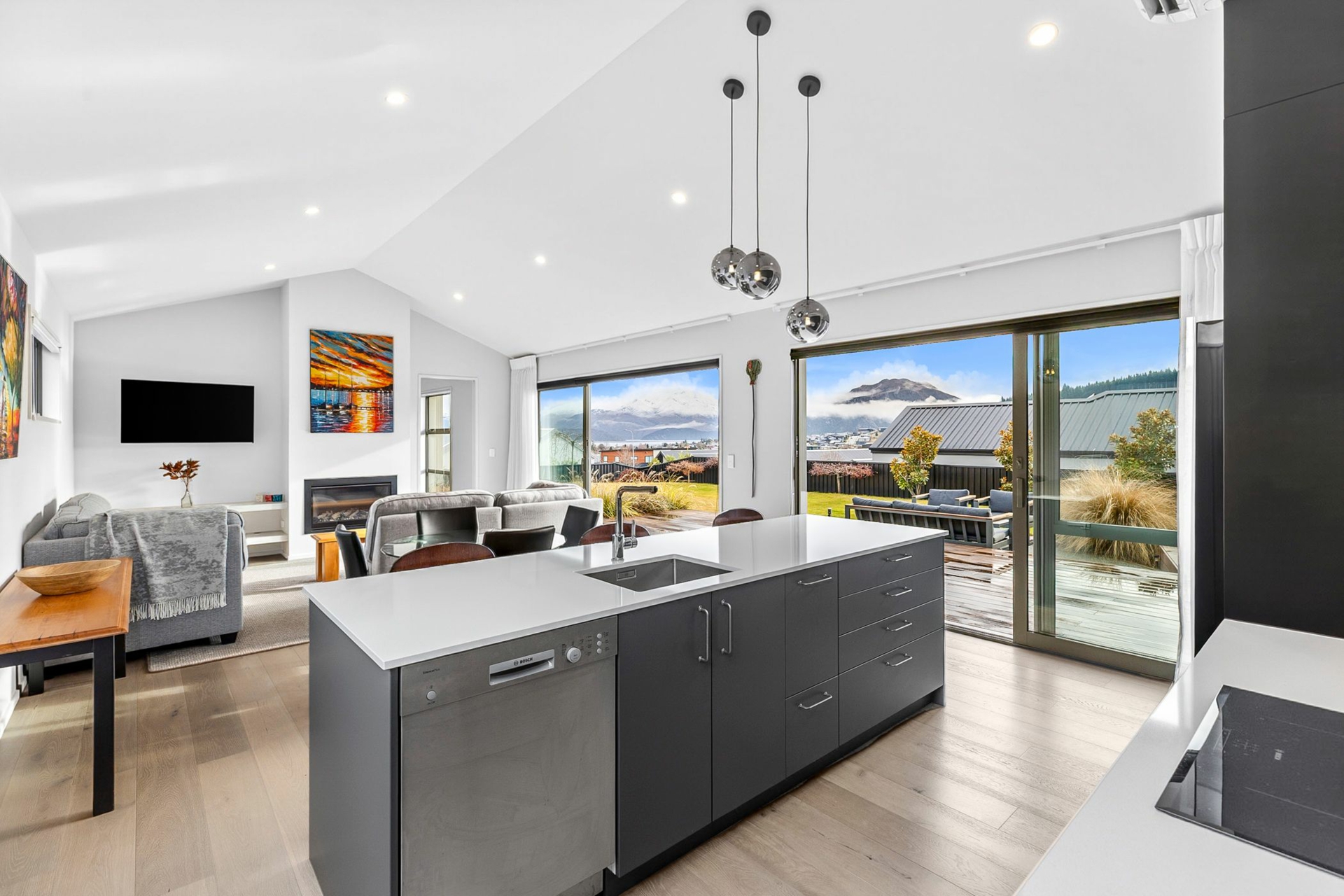 8 The Heights Avenue, WANAKA
