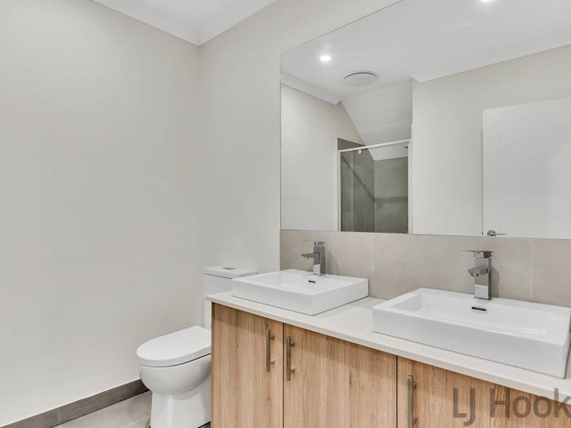 1/16 Adele Avenue, FERNTREE GULLY