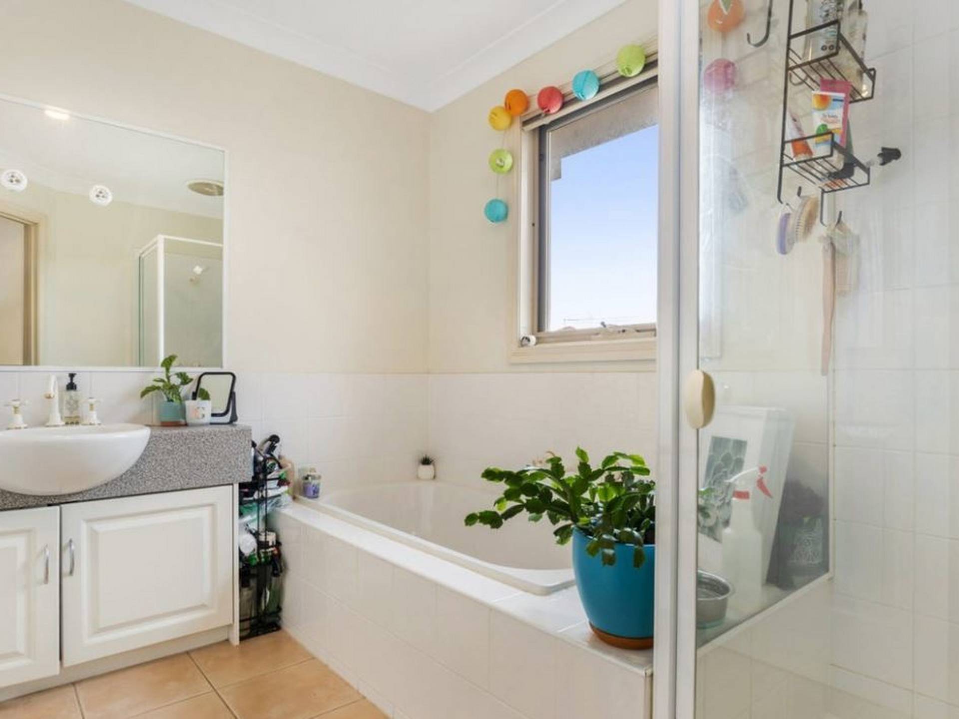 13/2 McKelvie Court, GLEN WAVERLEY