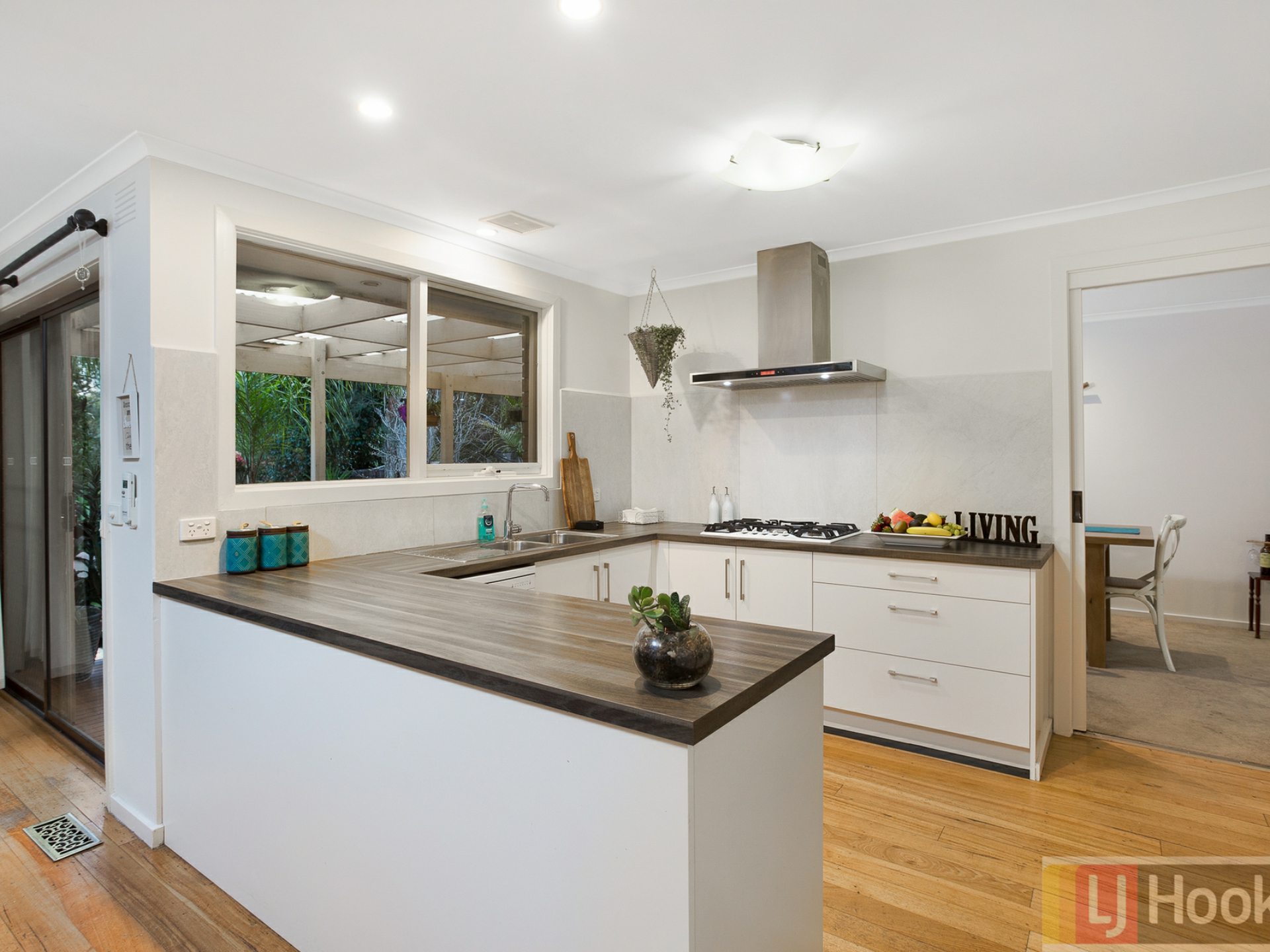 12 Raheen Avenue, WANTIRNA