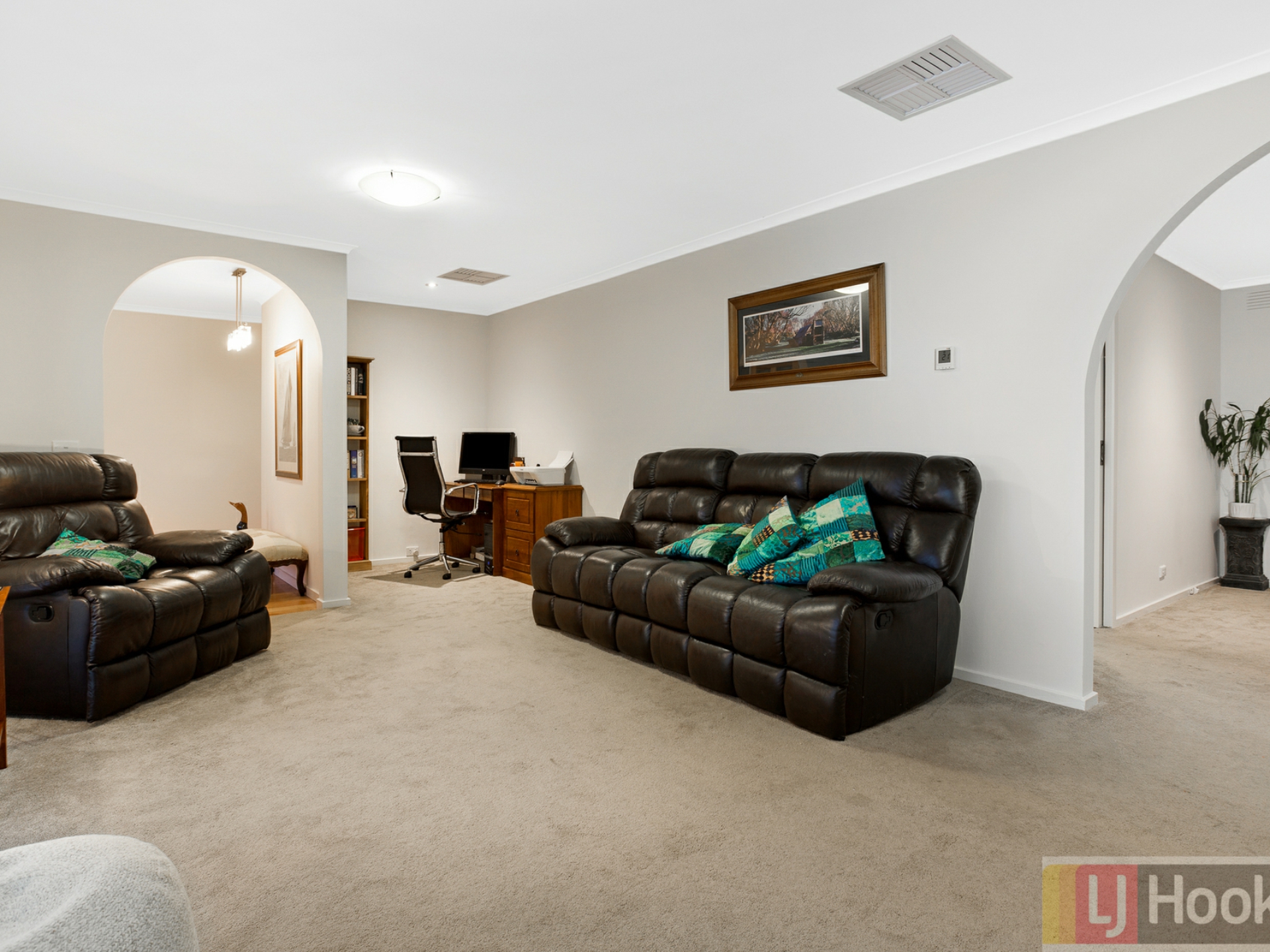 12 Raheen Avenue, WANTIRNA