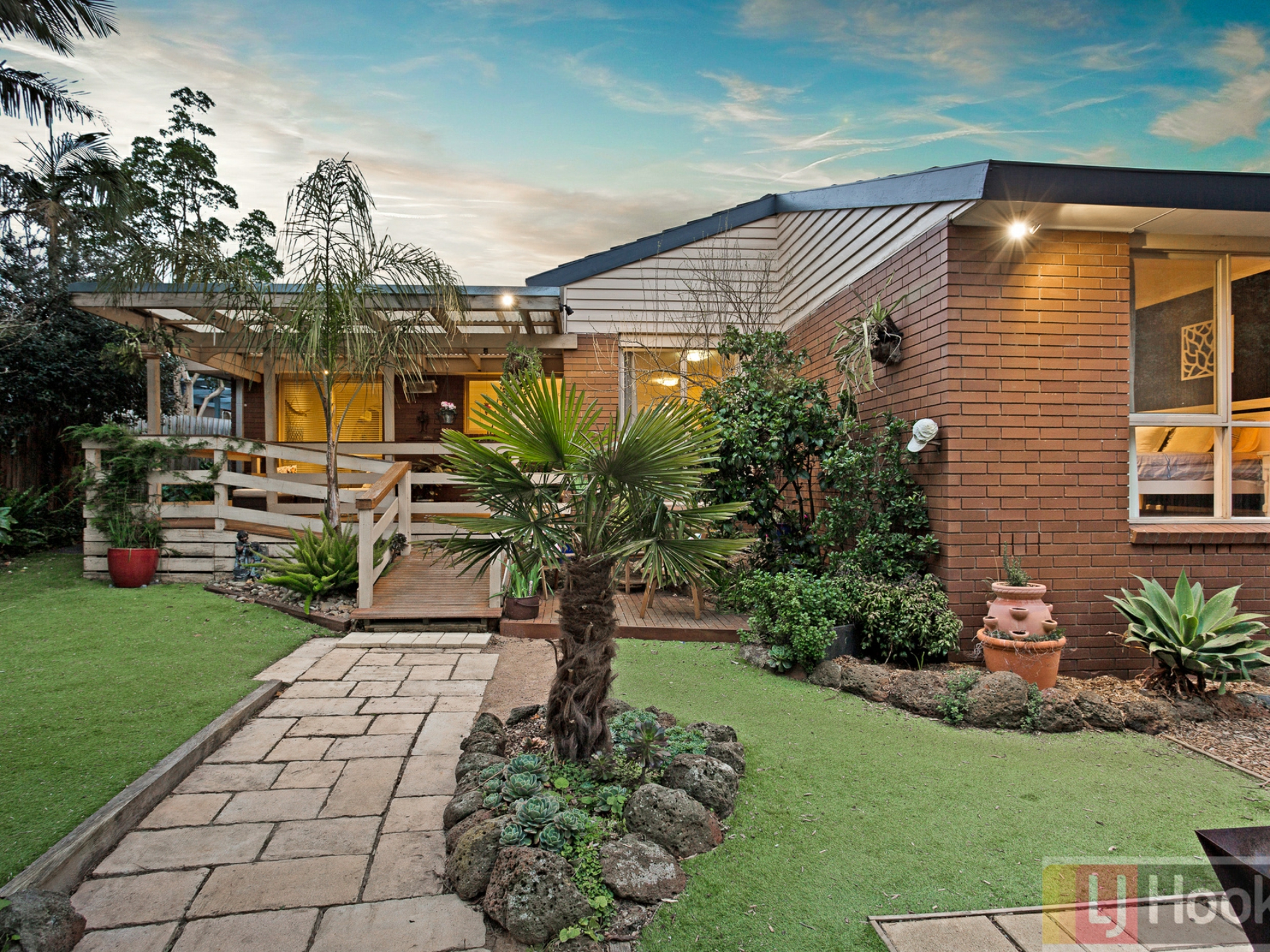 12 Raheen Avenue, WANTIRNA