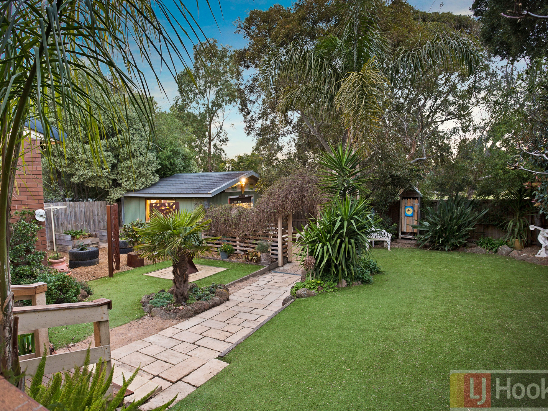 12 Raheen Avenue, WANTIRNA