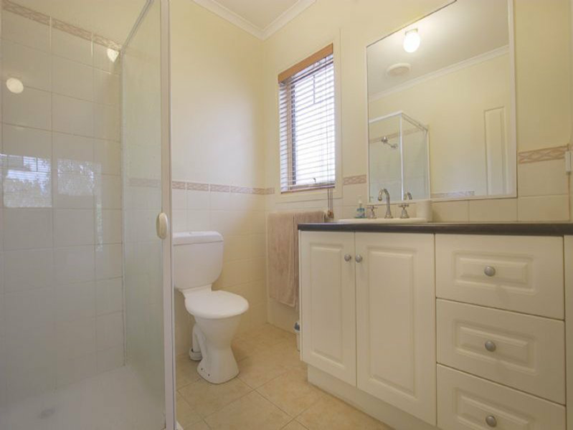 4/5 Salmon Road, BORONIA