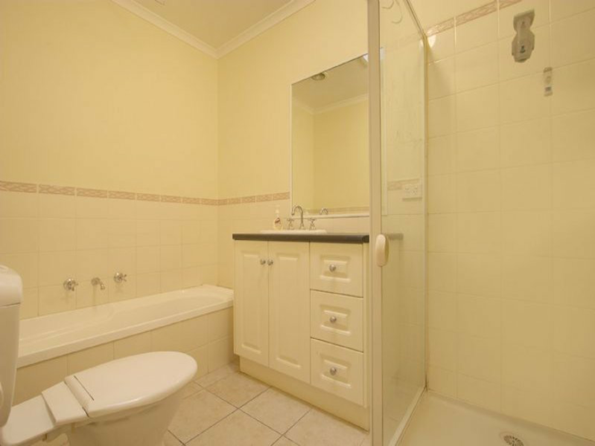 4/5 Salmon Road, BORONIA