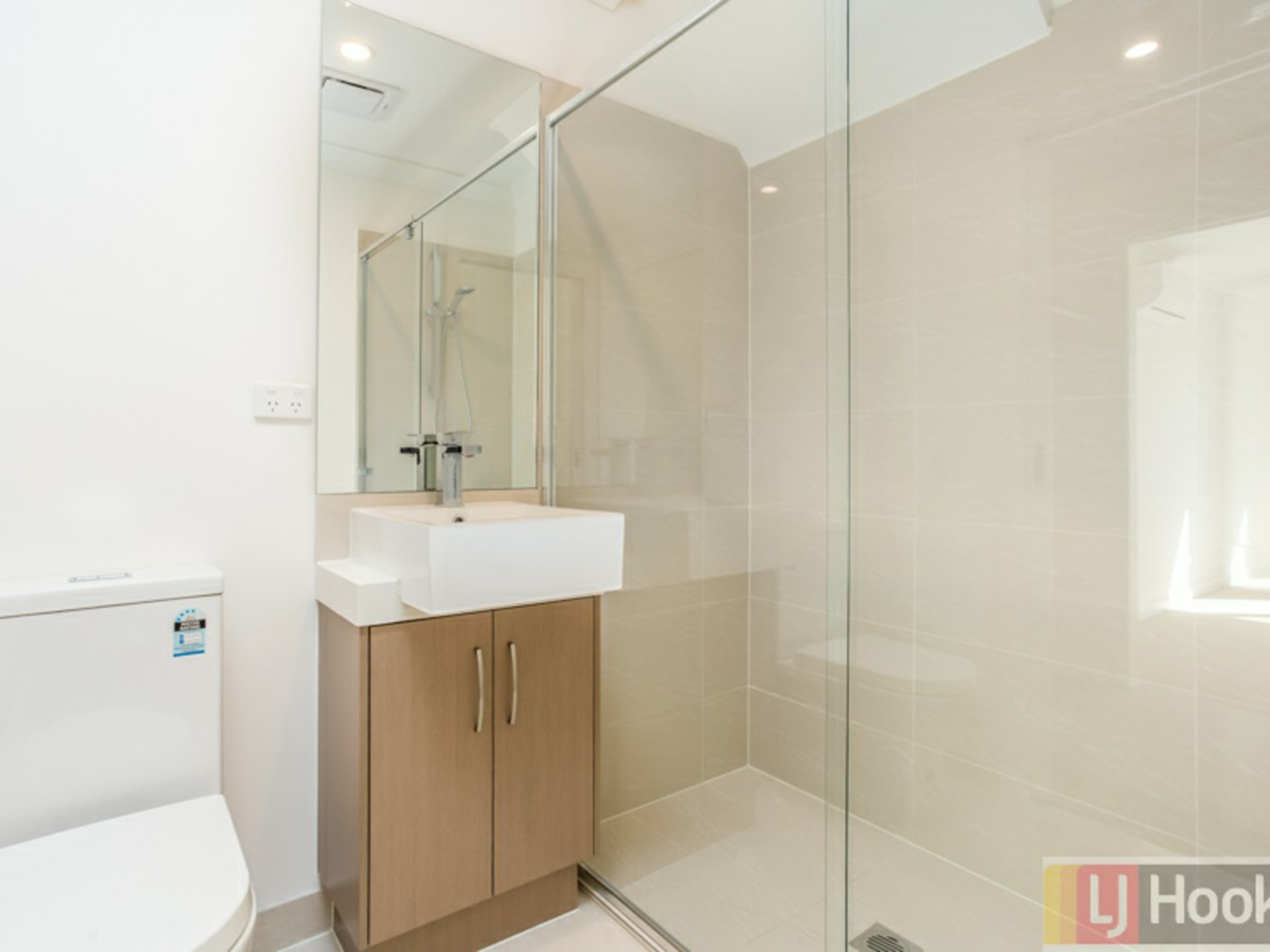 6/10 Adele Avenue, FERNTREE GULLY
