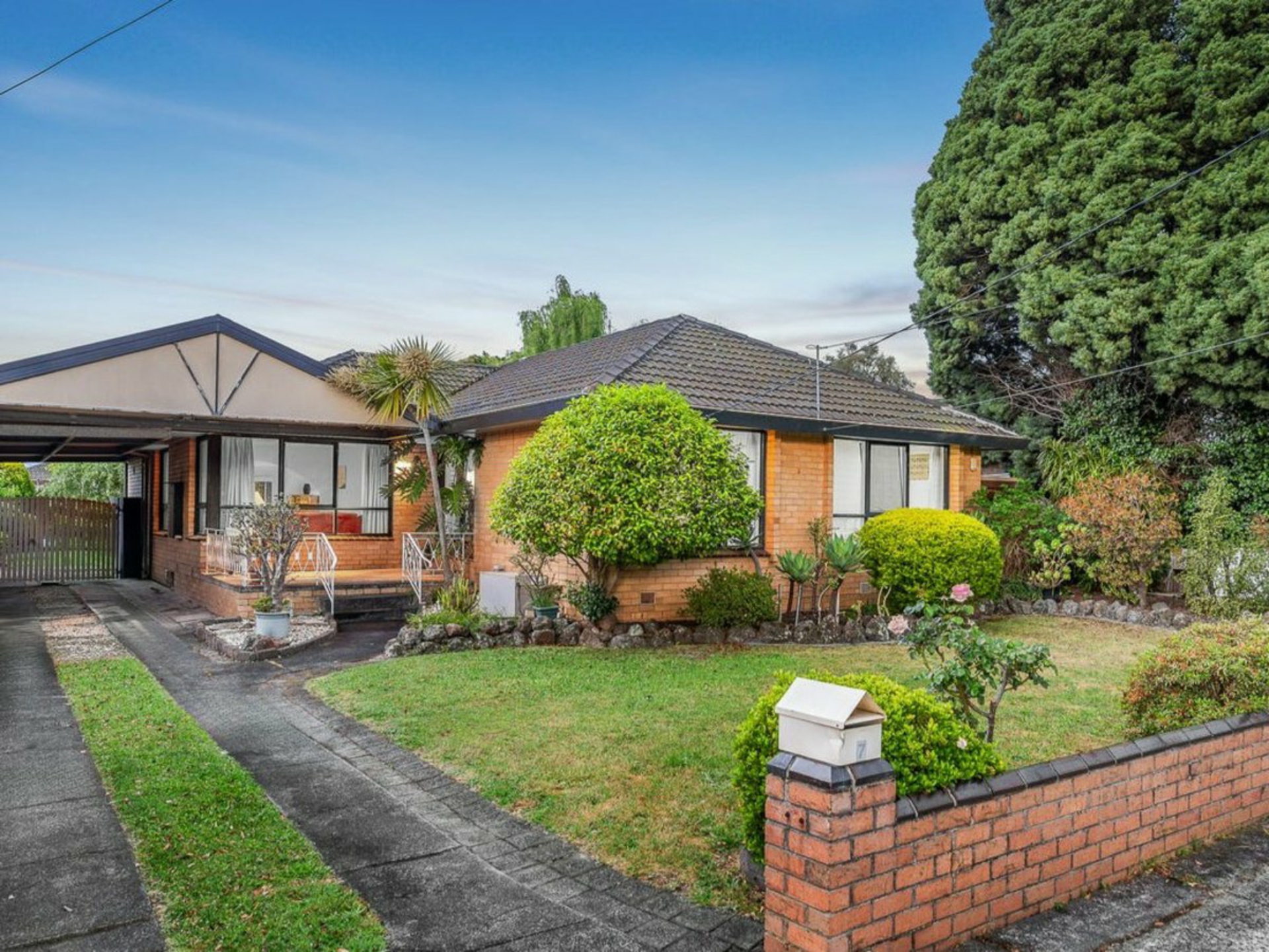 7 Maidstone Avenue, BURWOOD EAST