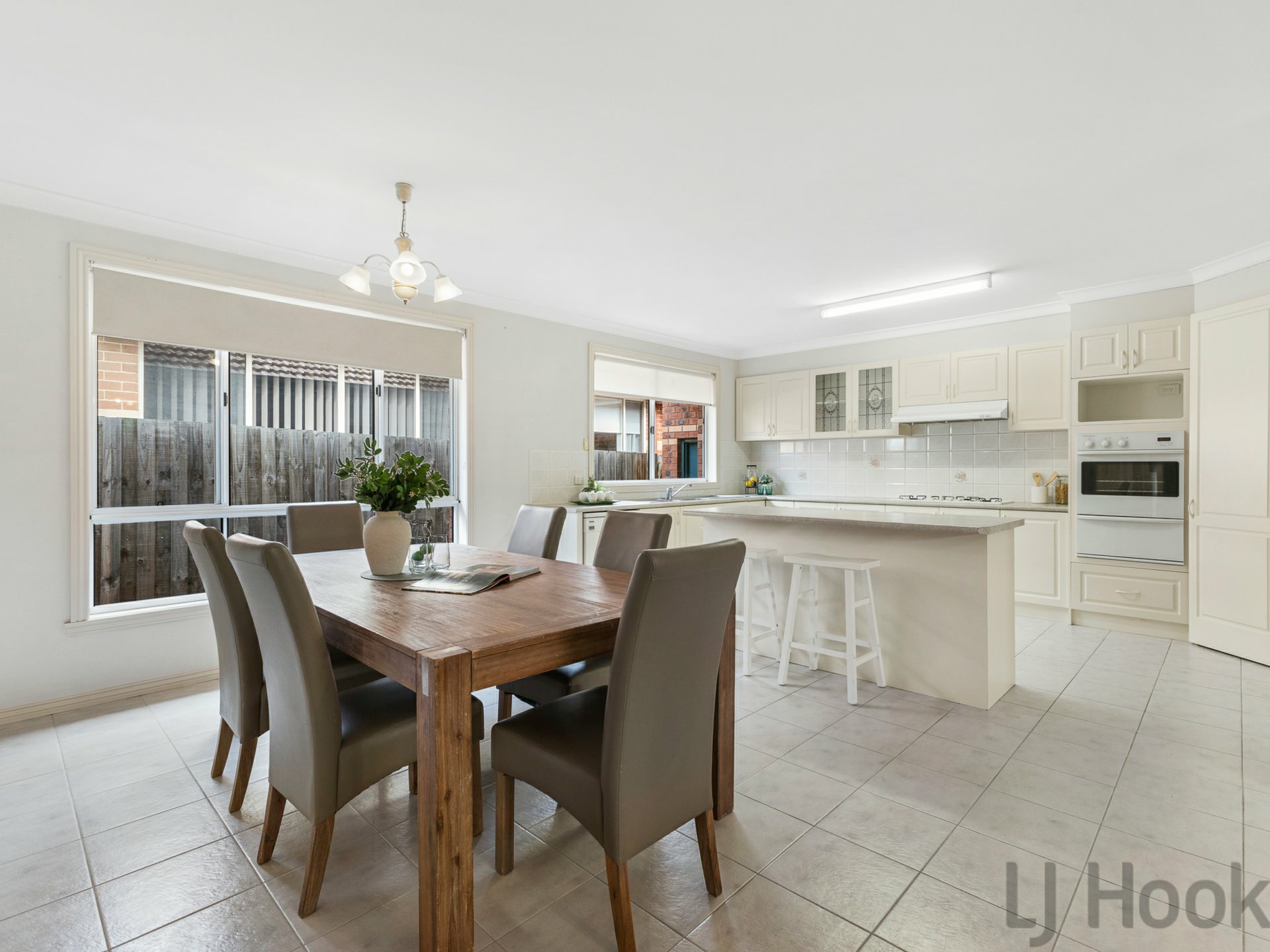 5 Liat Way, GREENSBOROUGH