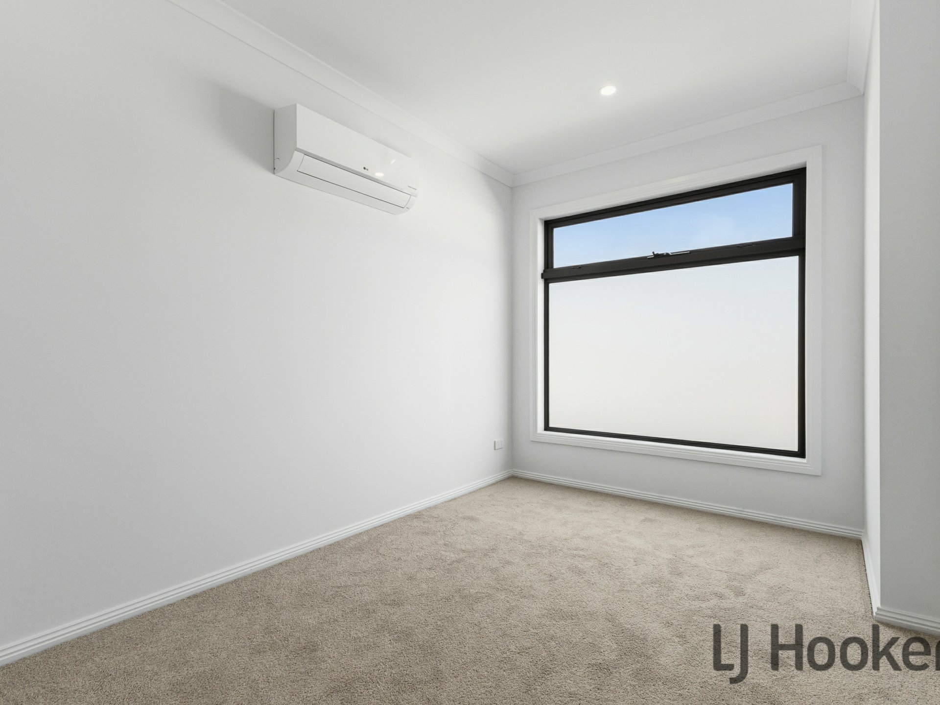 Bayswater, 3153 — photo 6 of 10