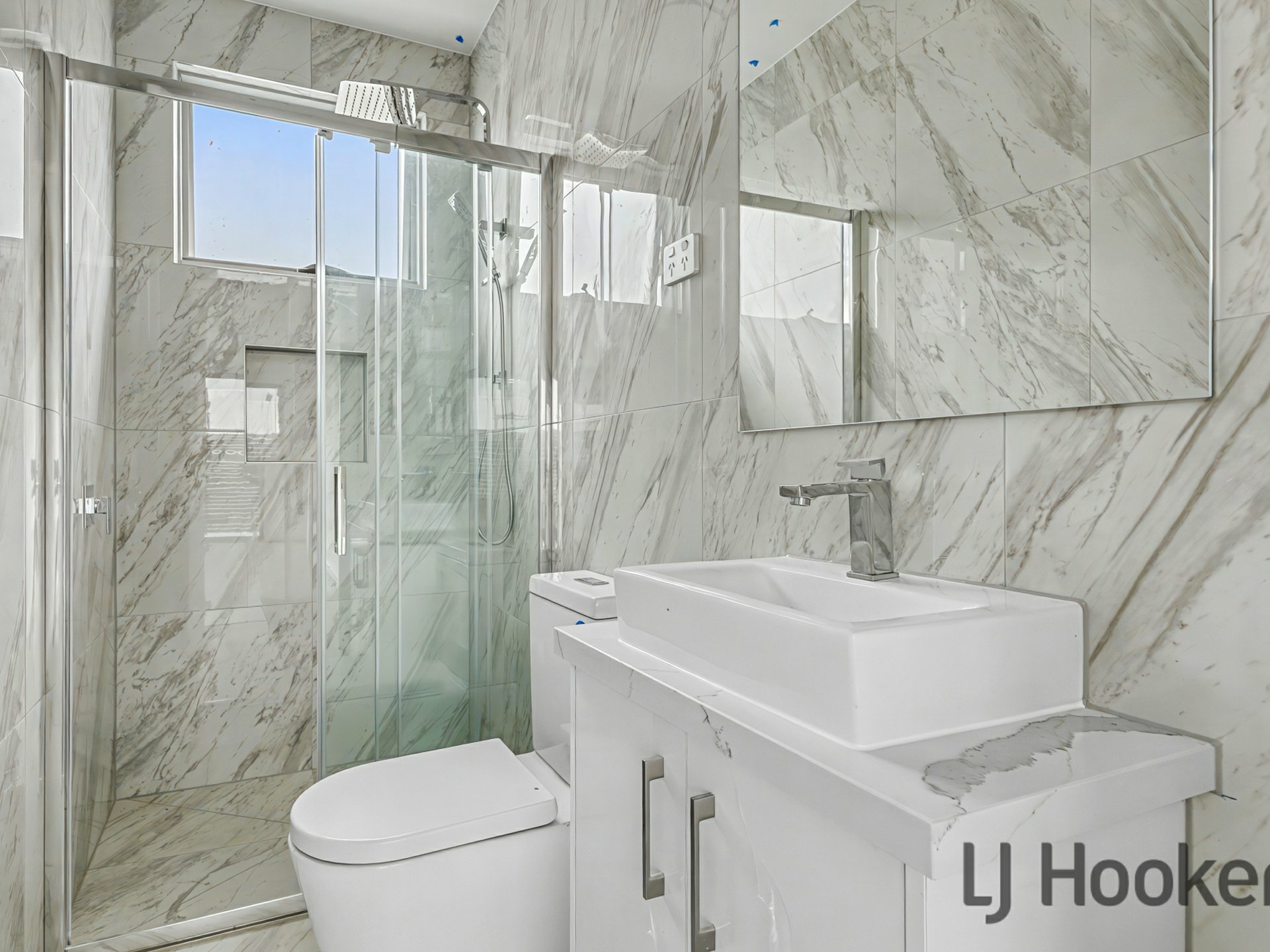 2-6 15 Baker Street — photo 7 of 10