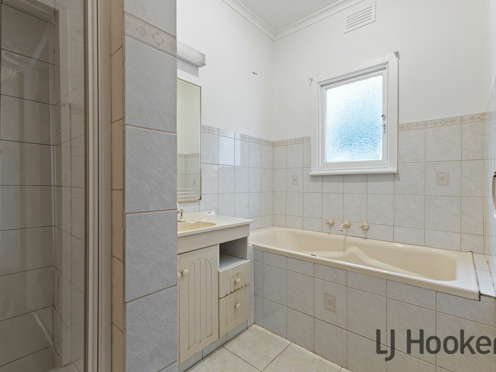 46 Clematis Avenue — photo 11 of 14