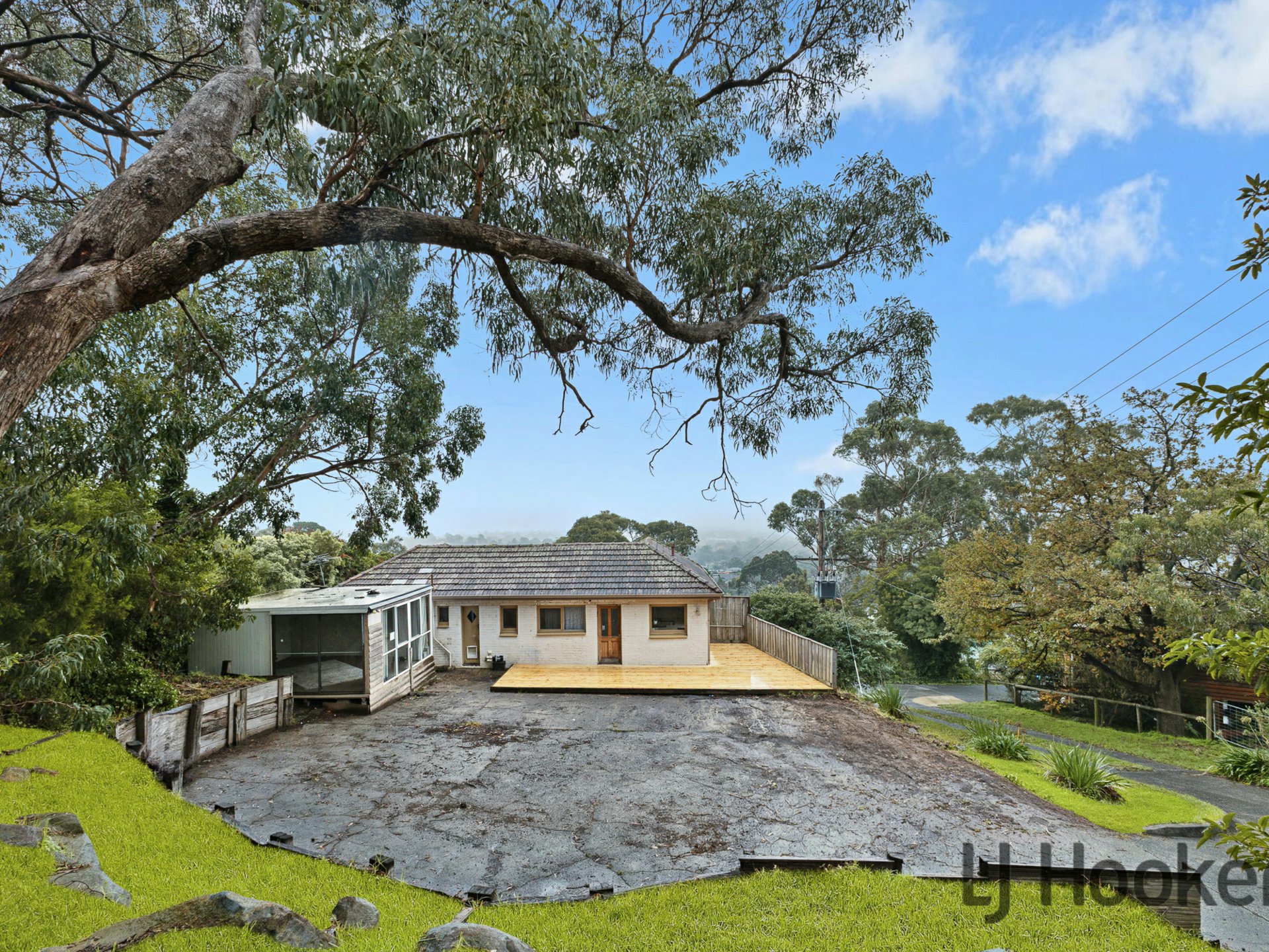 46 Clematis Avenue — photo 13 of 14
