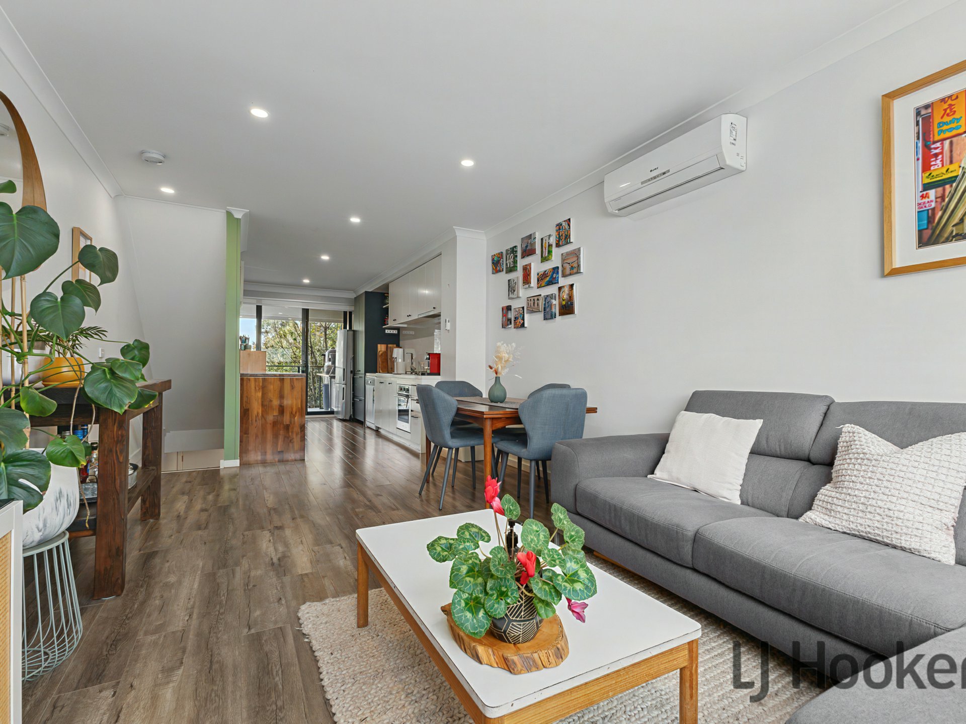 2/1114 Stud Road — photo from LJ Hooker Boronia