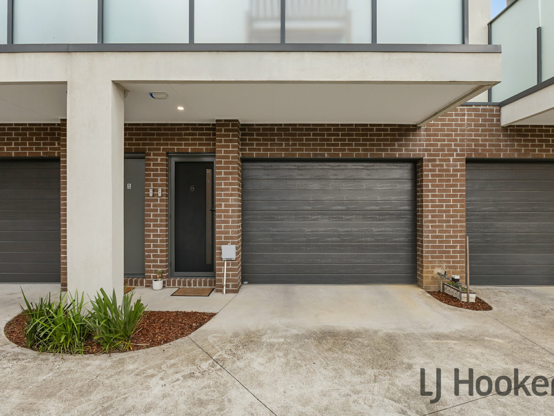 6/8 Elm Street — photo 16 of 16