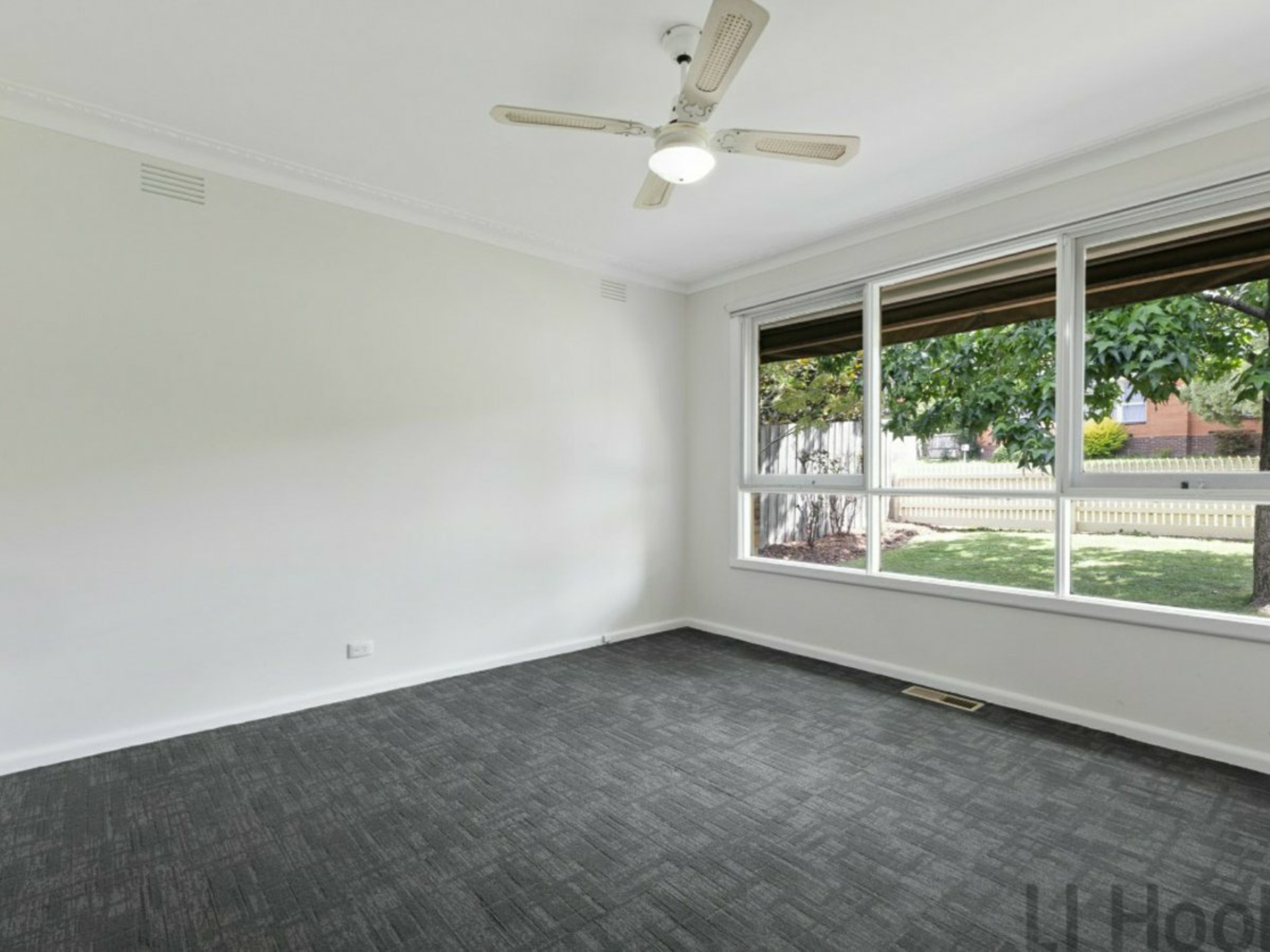 16 Yarran Grove — photo 4 of 9