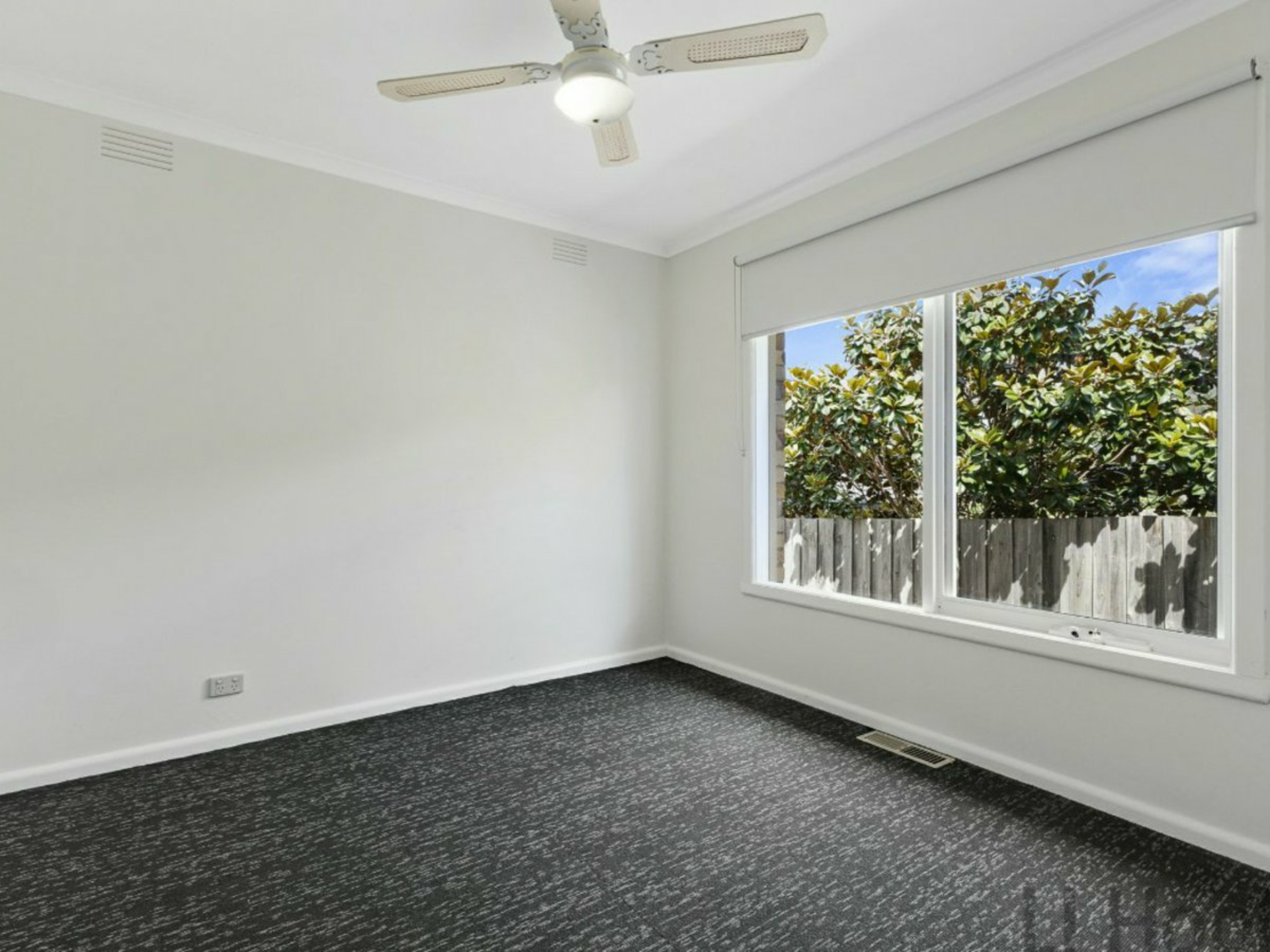 16 Yarran Grove — photo 5 of 9