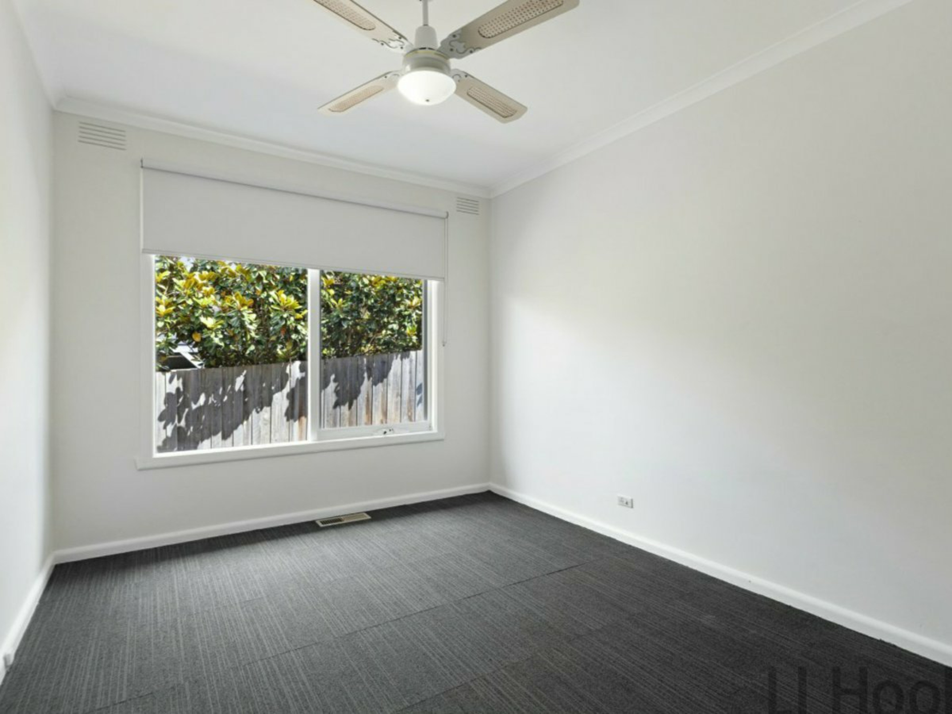 16 Yarran Grove — photo 6 of 9