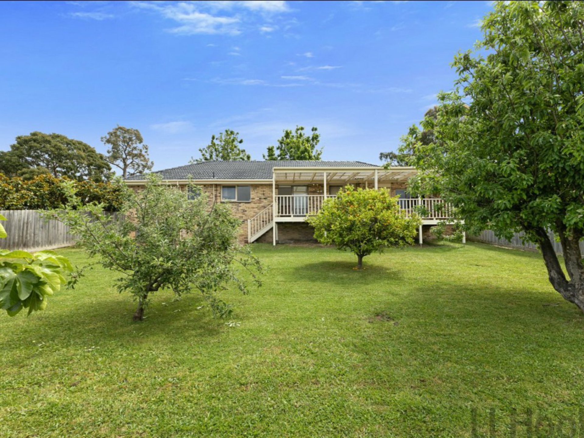 16 Yarran Grove — photo 8 of 9