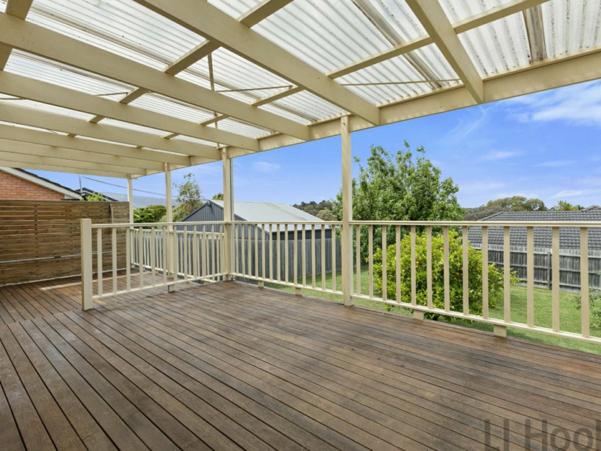 16 Yarran Grove — photo 9 of 9