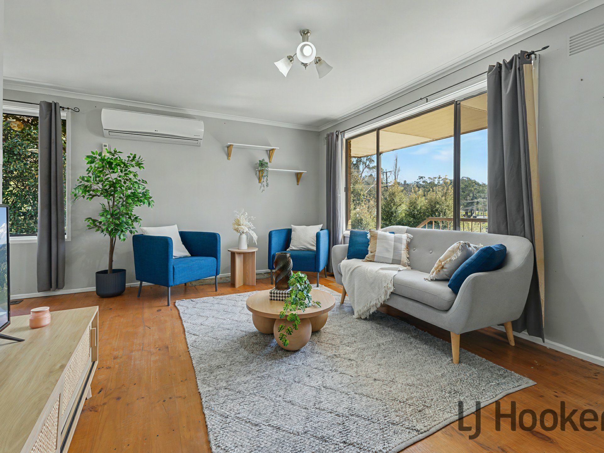 247 Warburton Hwy — photo 2 of 22