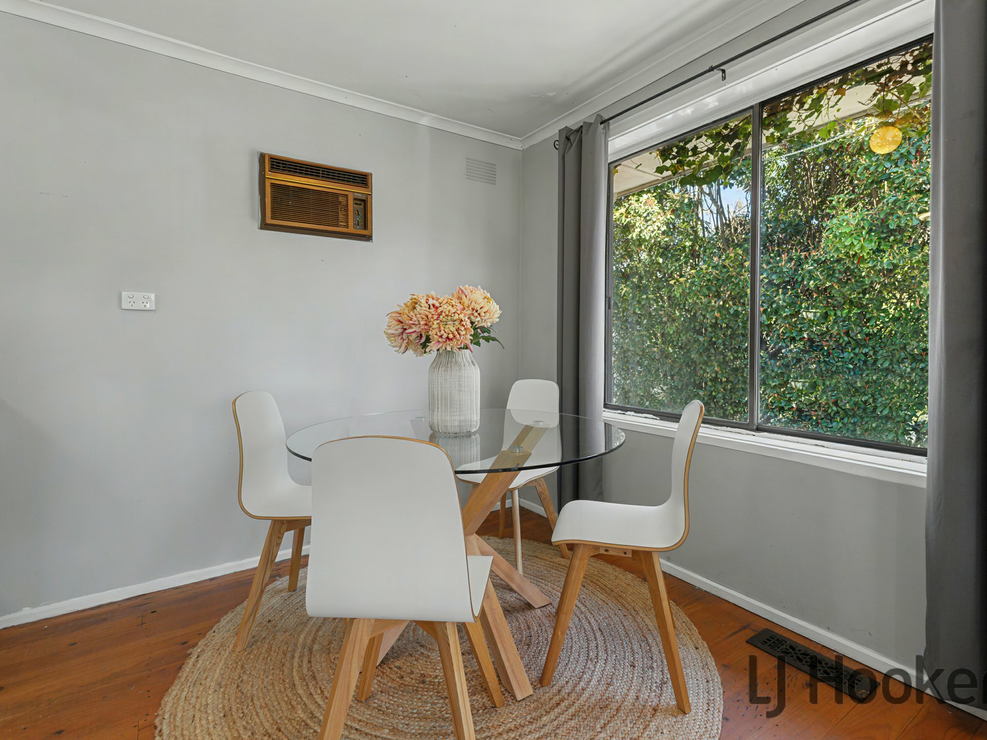 247 Warburton Hwy — photo 4 of 22