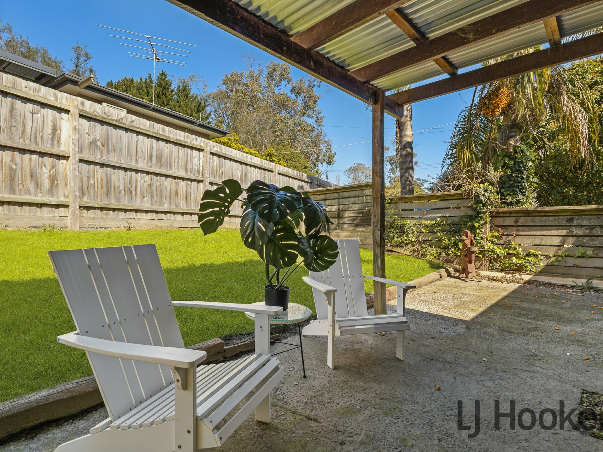 247 Warburton Hwy — photo 11 of 22