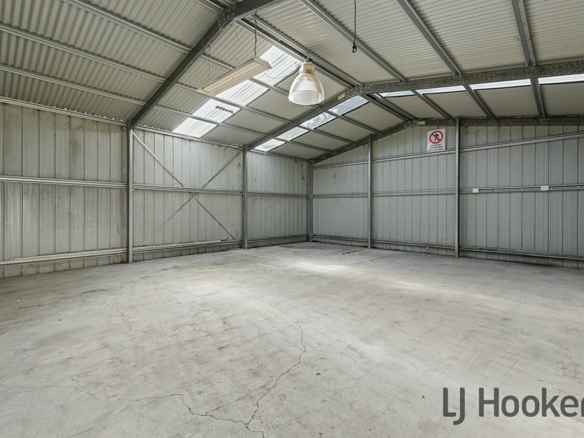 247 Warburton Hwy — photo 13 of 22