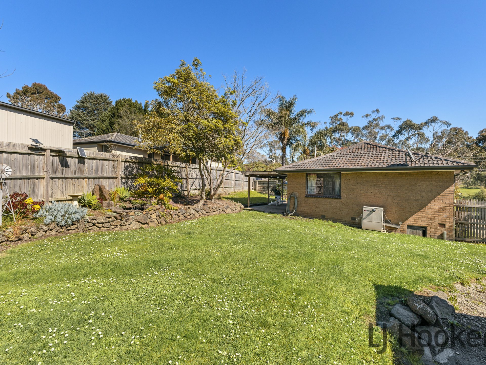 247 Warburton Hwy — photo 15 of 22