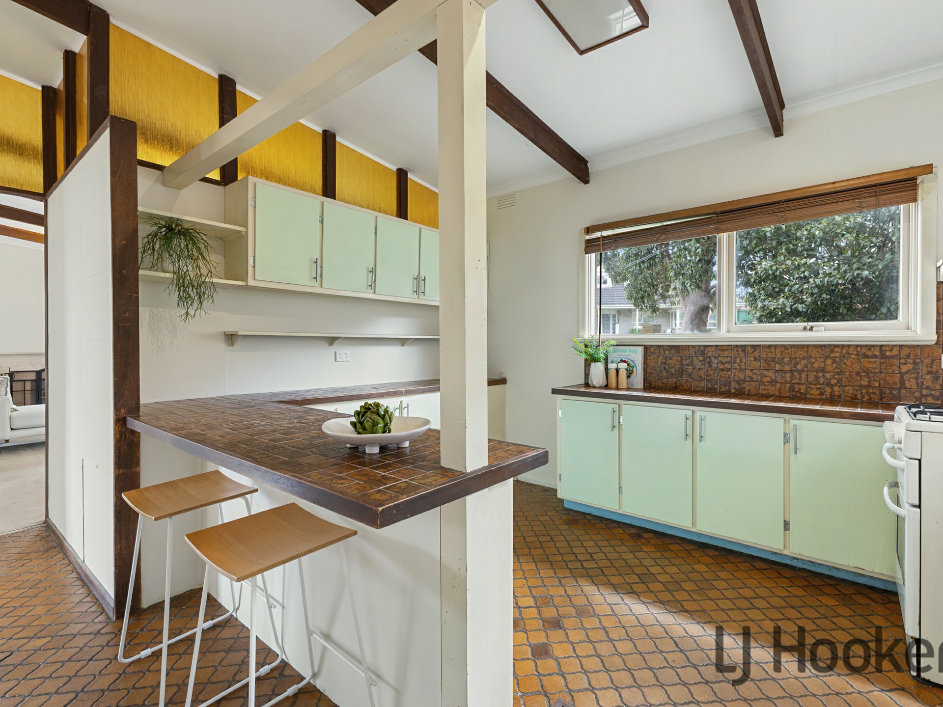 16 McComb Crescent — photo 5 of 16