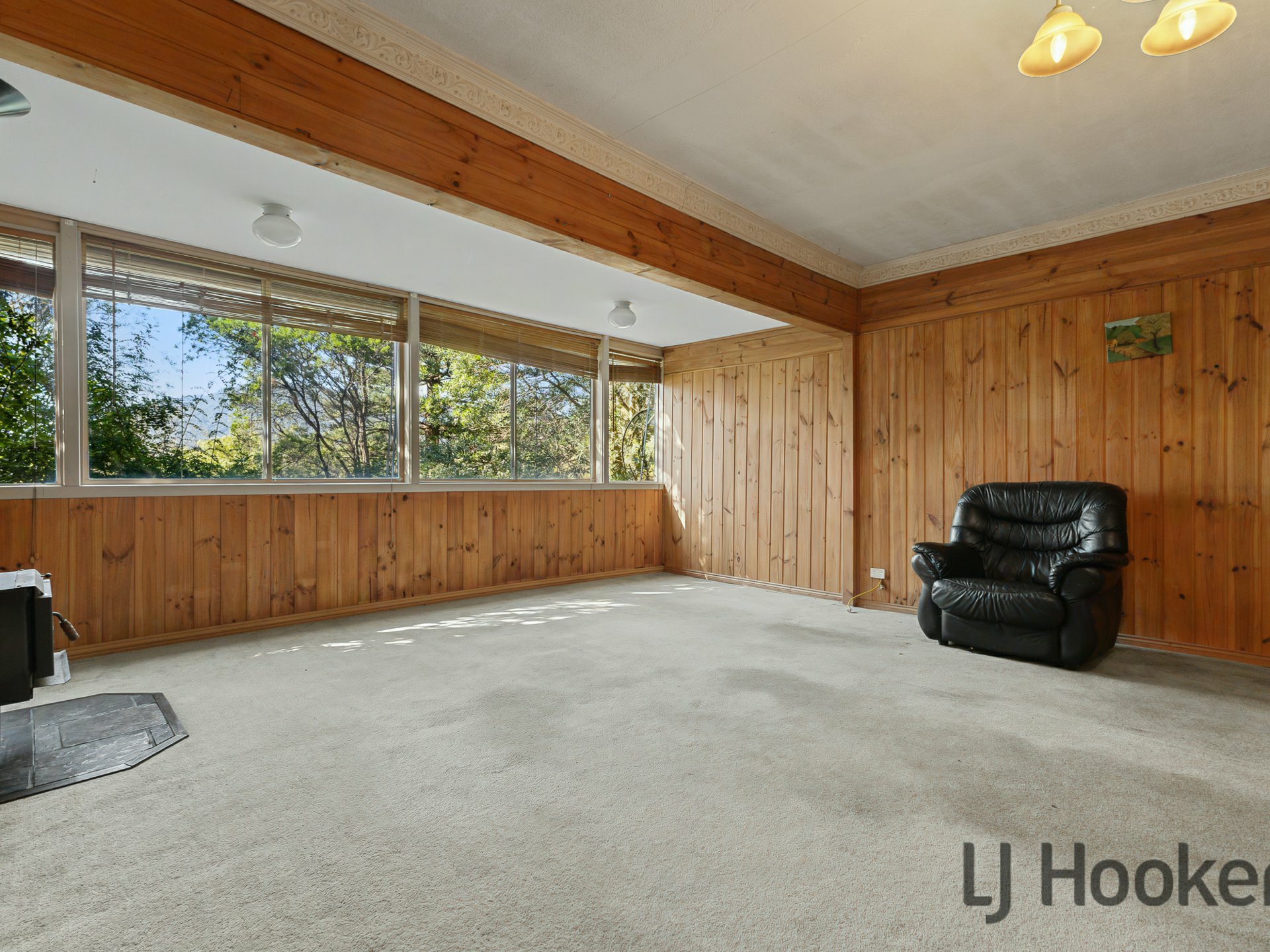 1379 Mountain Hwy — photo 3 of 17