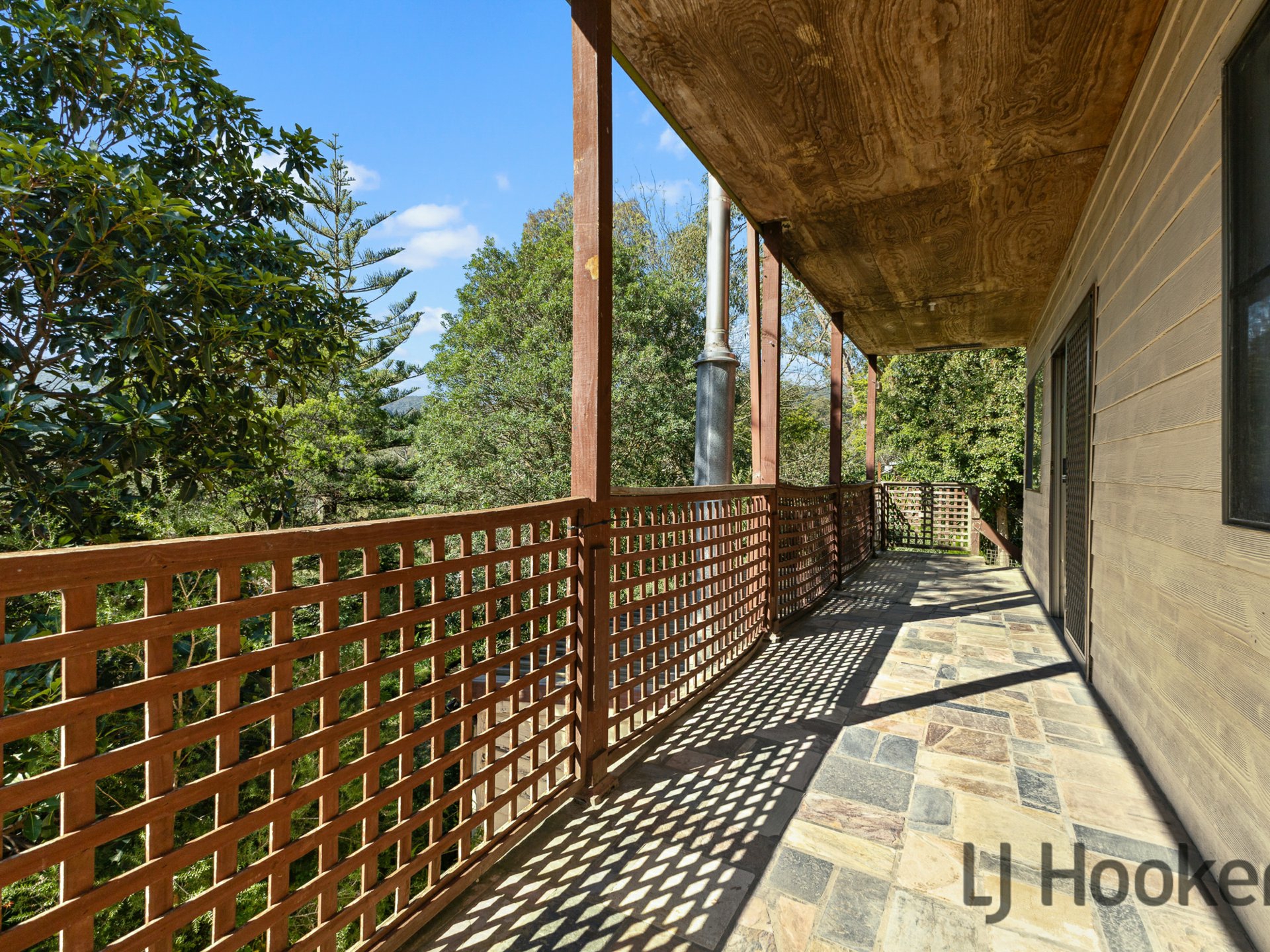 1379 Mountain Hwy — photo 13 of 17